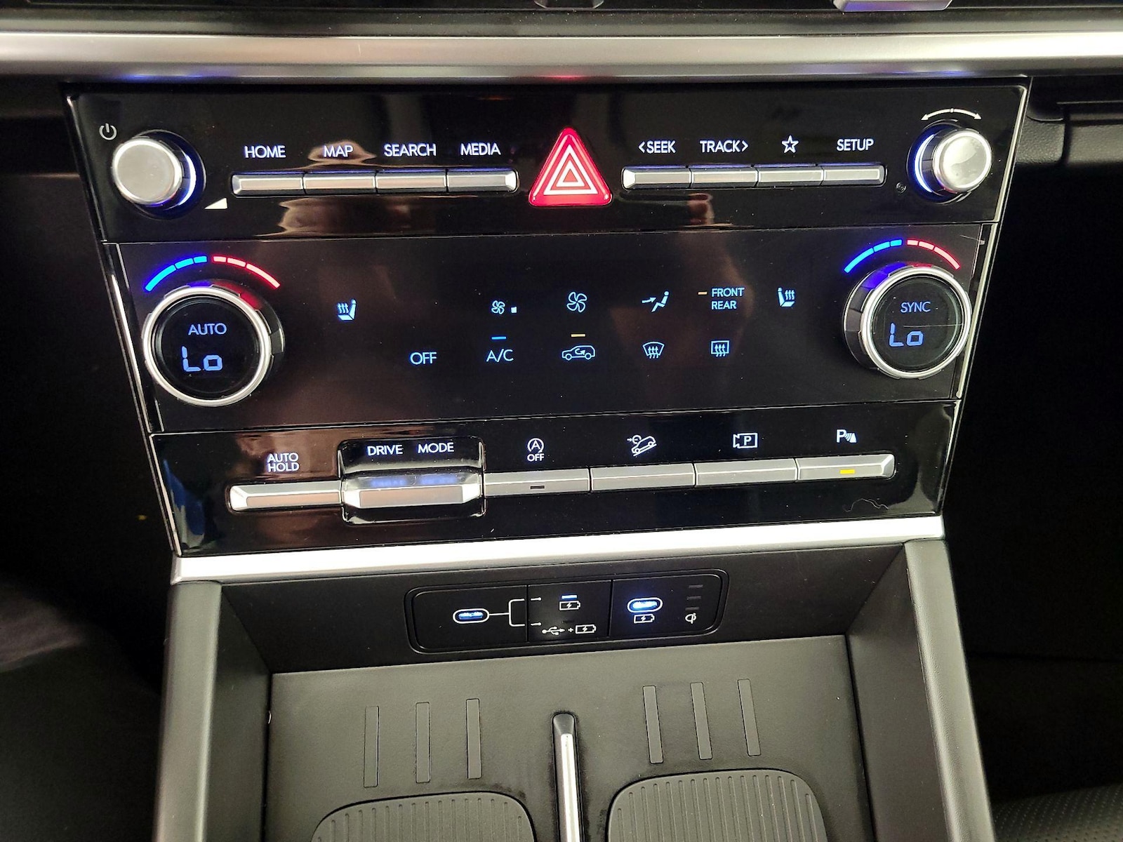 2025 Hyundai Santa Fe SEL - Photo 18