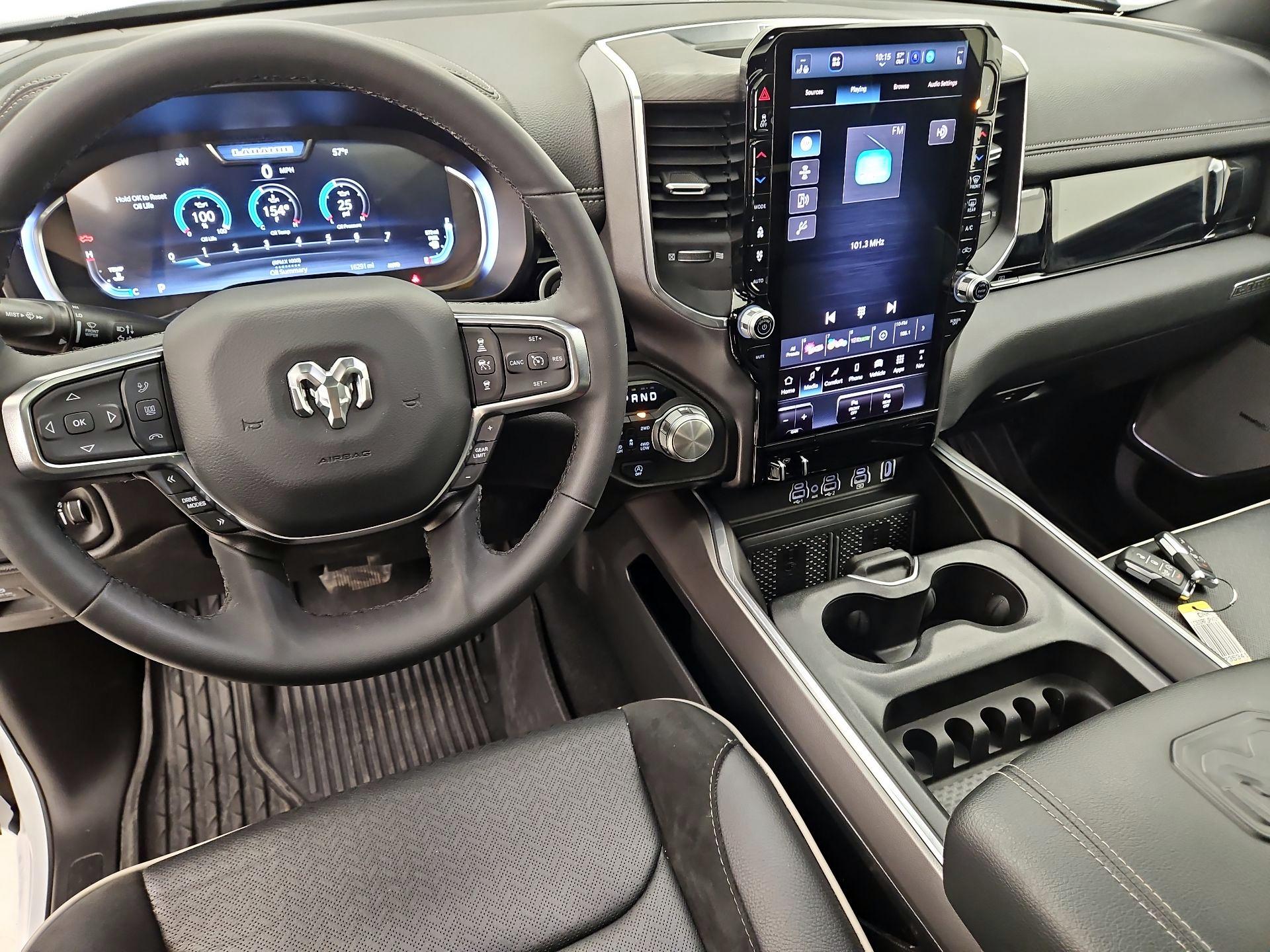 Thumbnail: 2025 RAM 1500 - 9