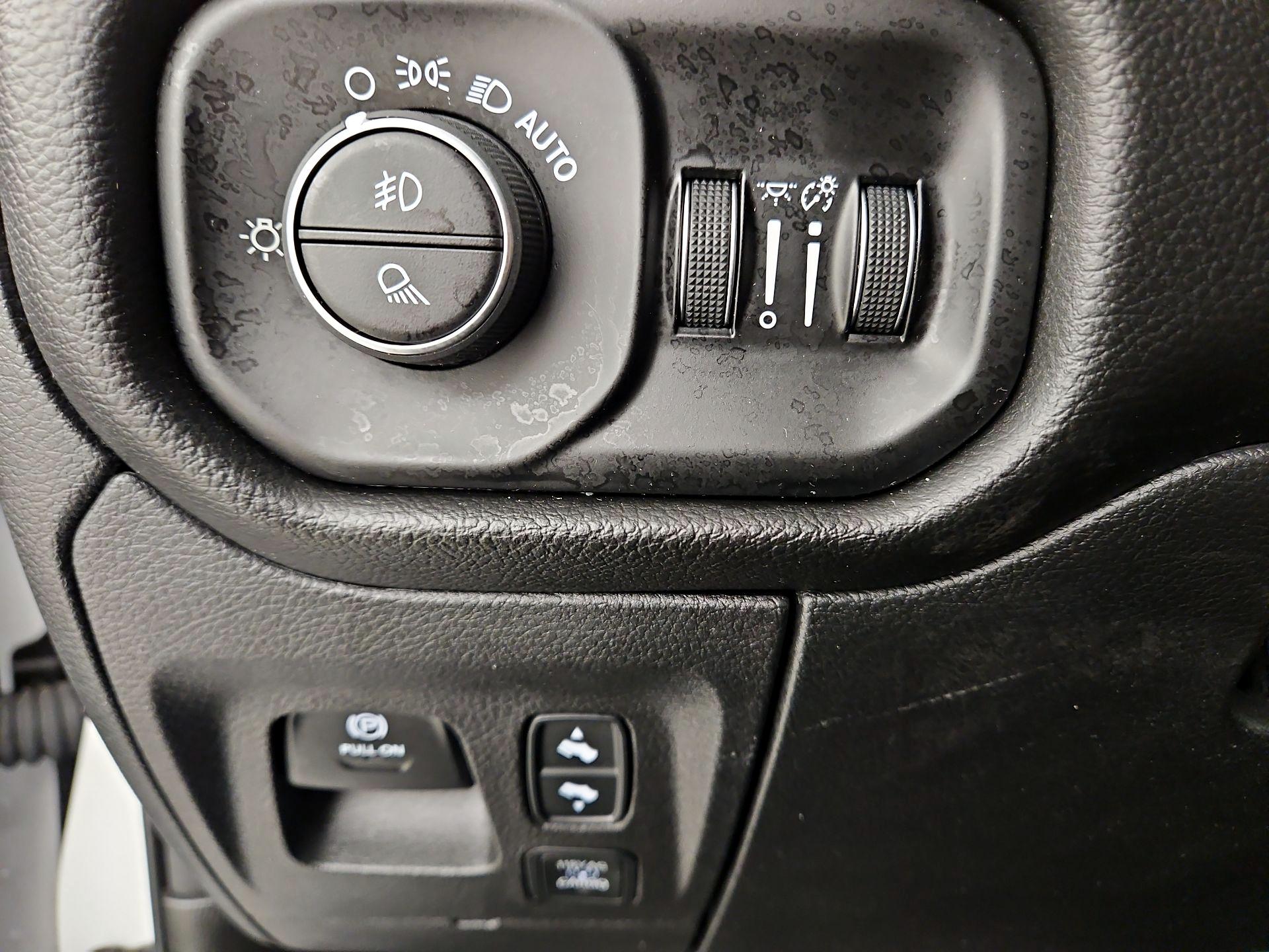 Thumbnail: 2025 RAM 1500 - 13