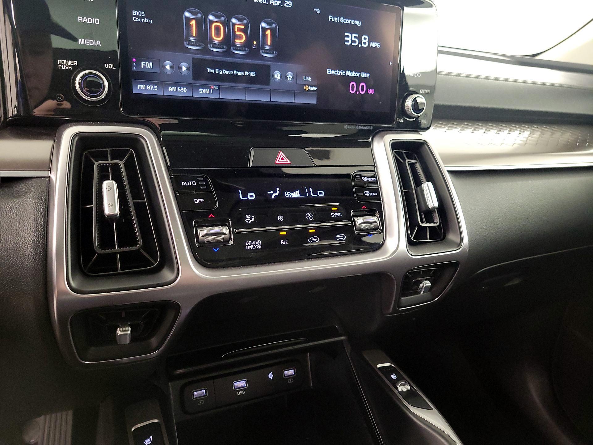Thumbnail: 2022 Kia Sorento - 17