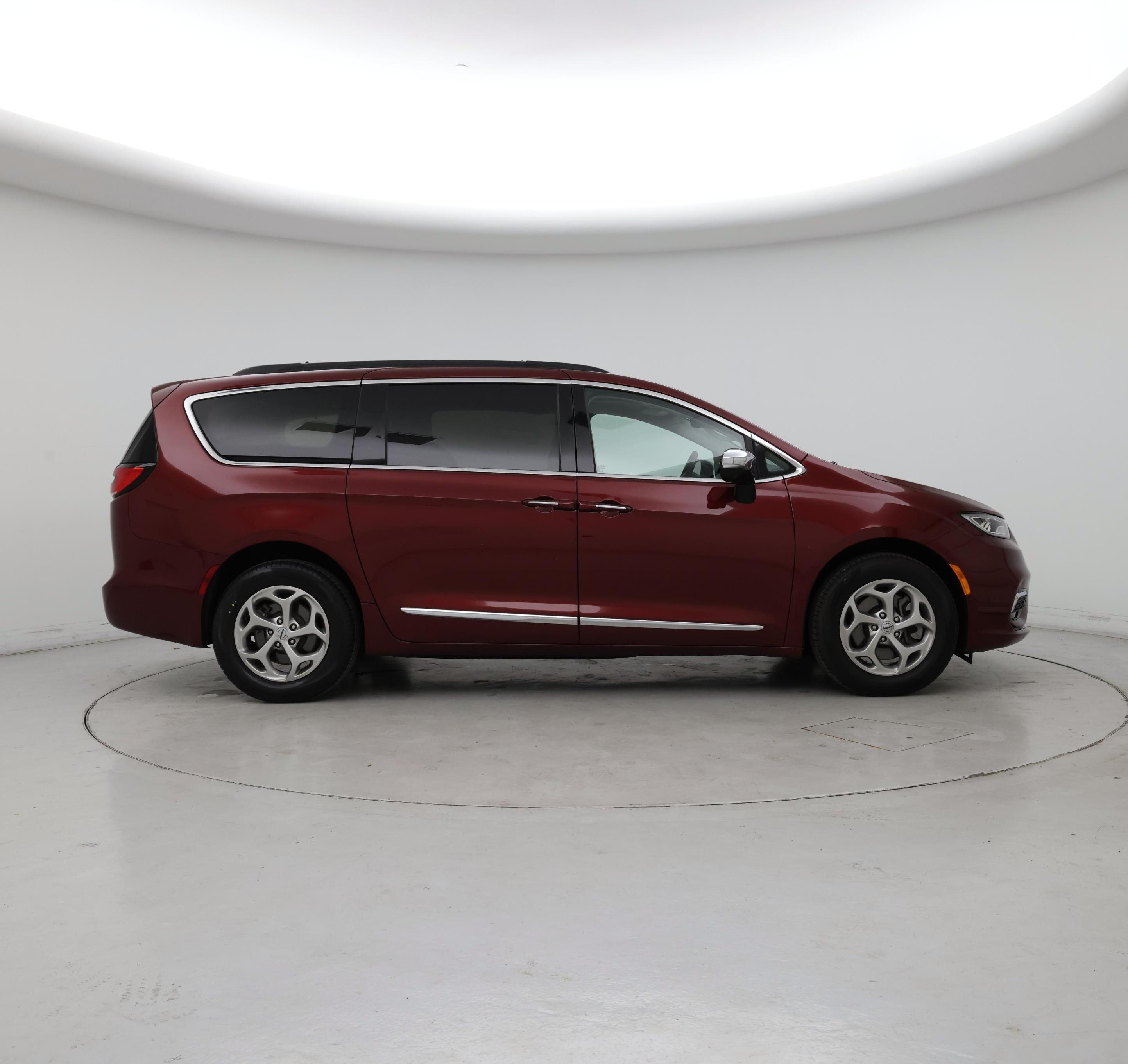 Thumbnail: 2023 Chrysler Pacifica - 7