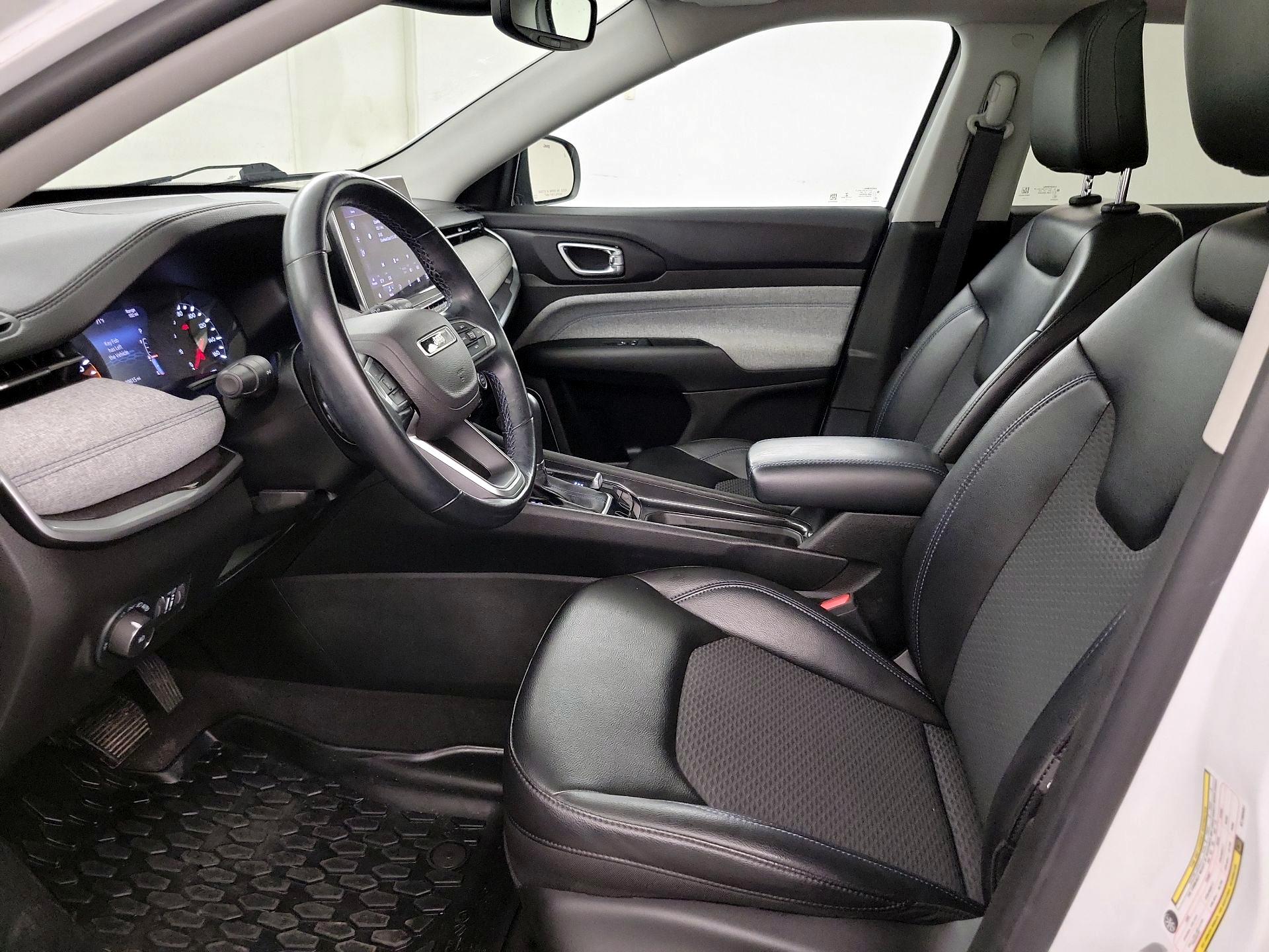 Thumbnail: 2022 Jeep Compass - 11