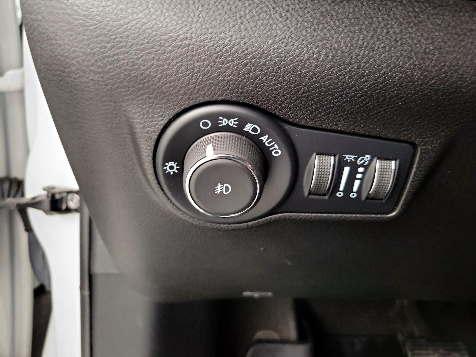 Thumbnail: 2022 Jeep Compass - 13
