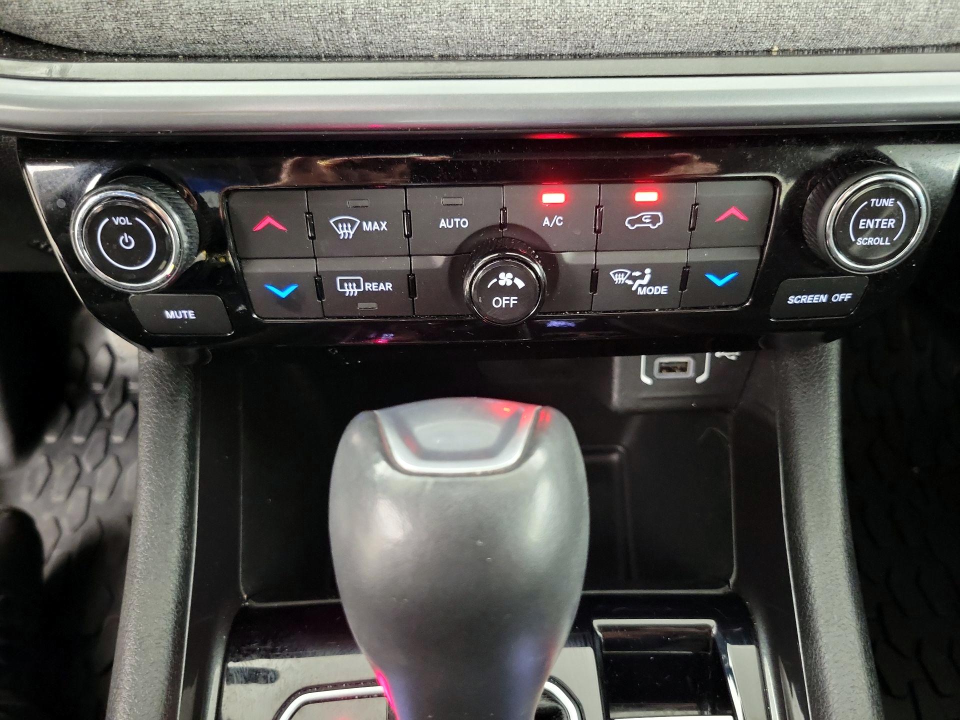 Thumbnail: 2022 Jeep Compass - 16