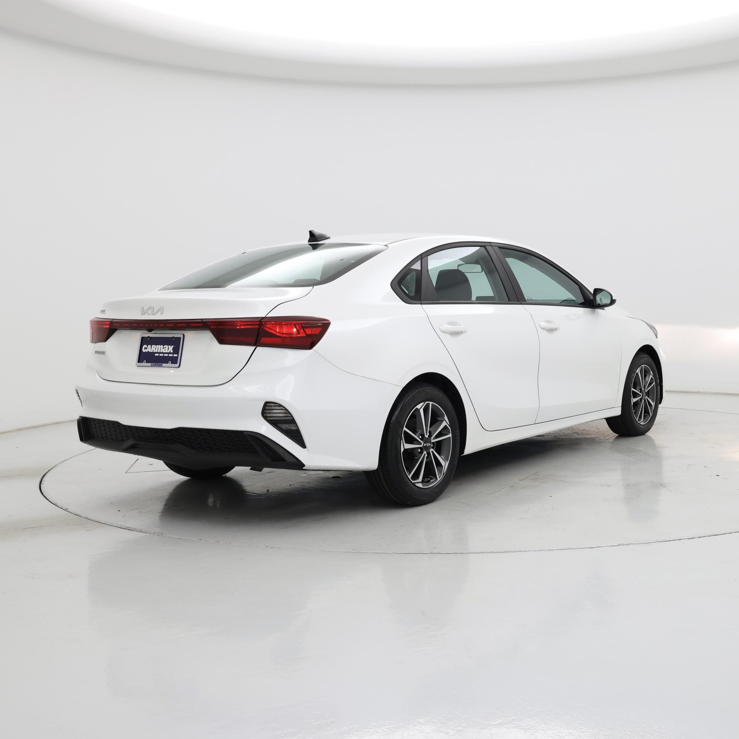 Thumbnail: 2023 Kia Forte - 8