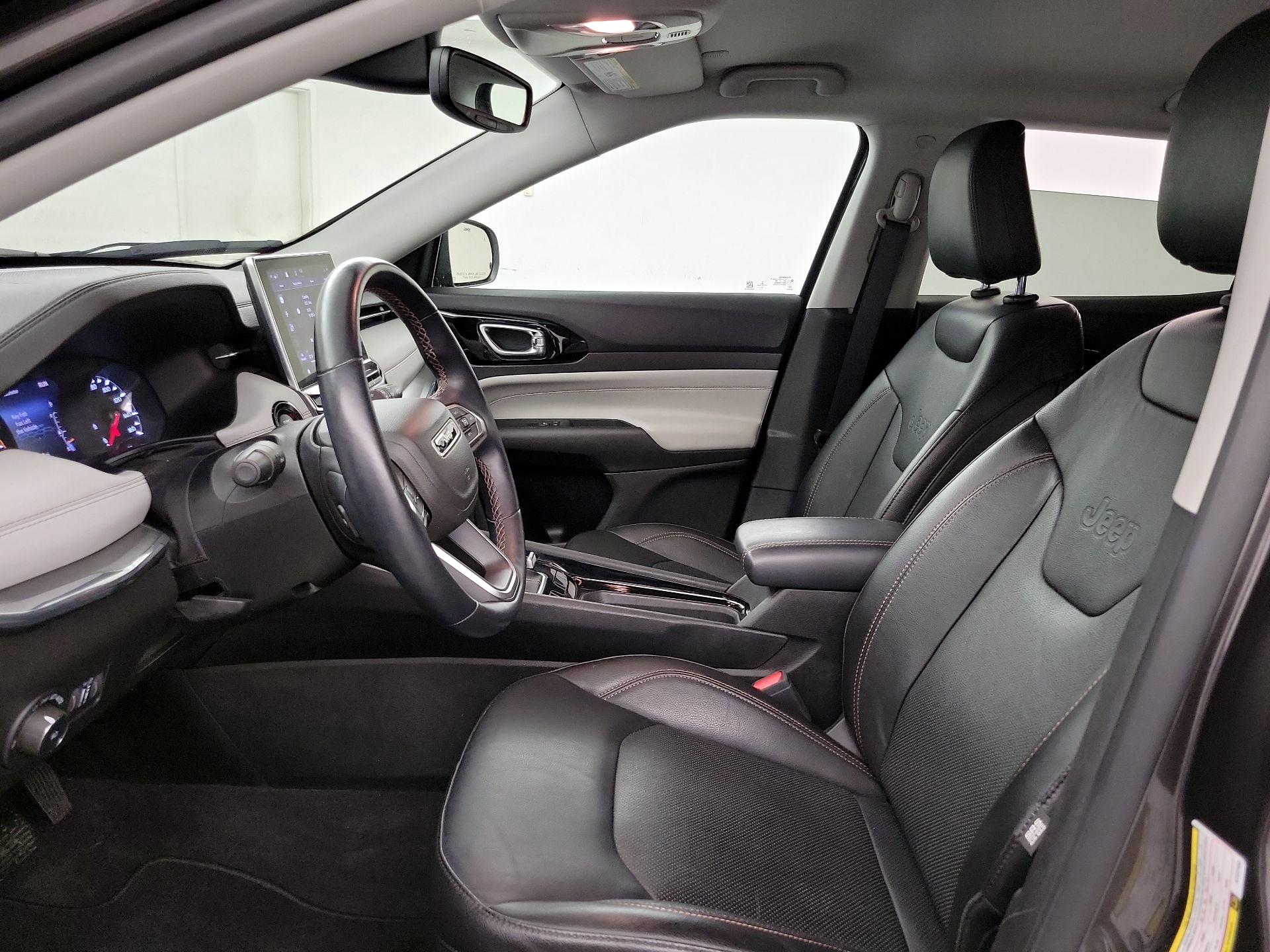 Thumbnail: 2022 Jeep Compass - 11