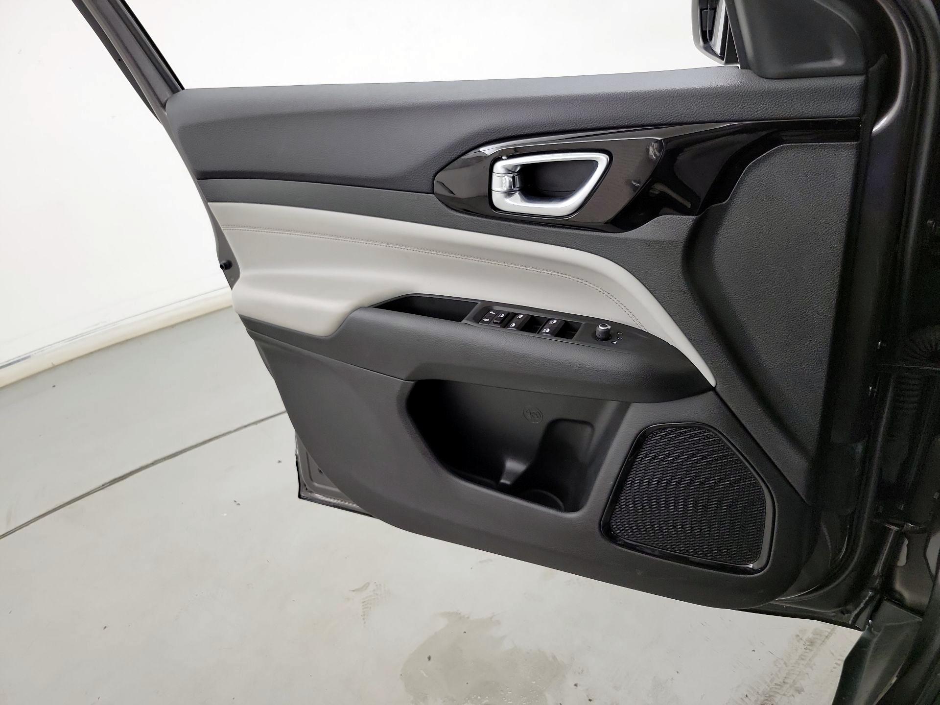 Thumbnail: 2022 Jeep Compass - 12