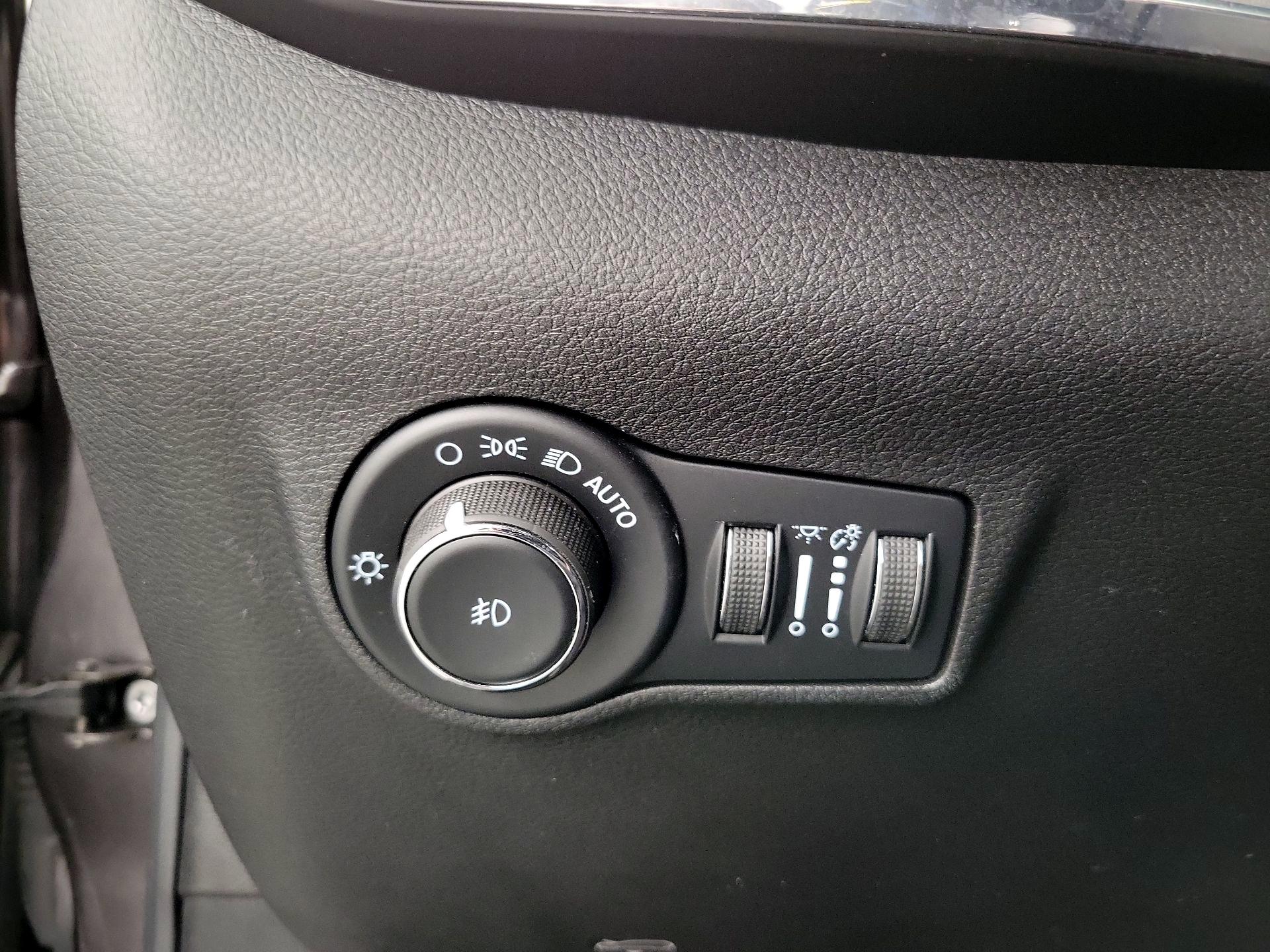 Thumbnail: 2022 Jeep Compass - 13