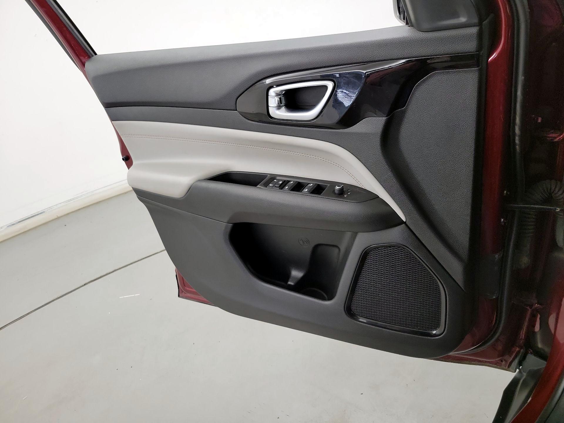 Thumbnail: 2022 Jeep Compass - 12