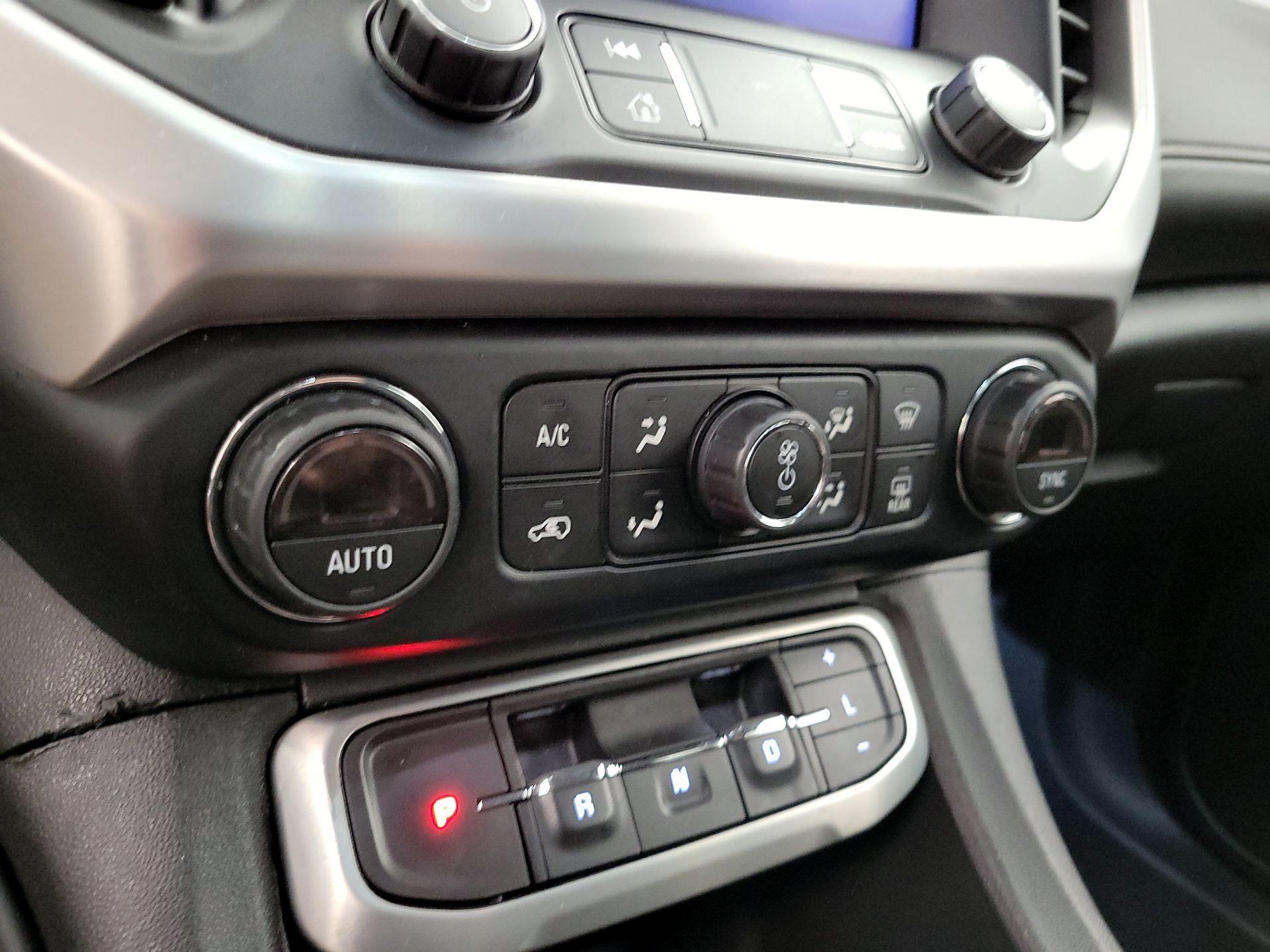 Thumbnail: 2022 GMC Acadia - 16