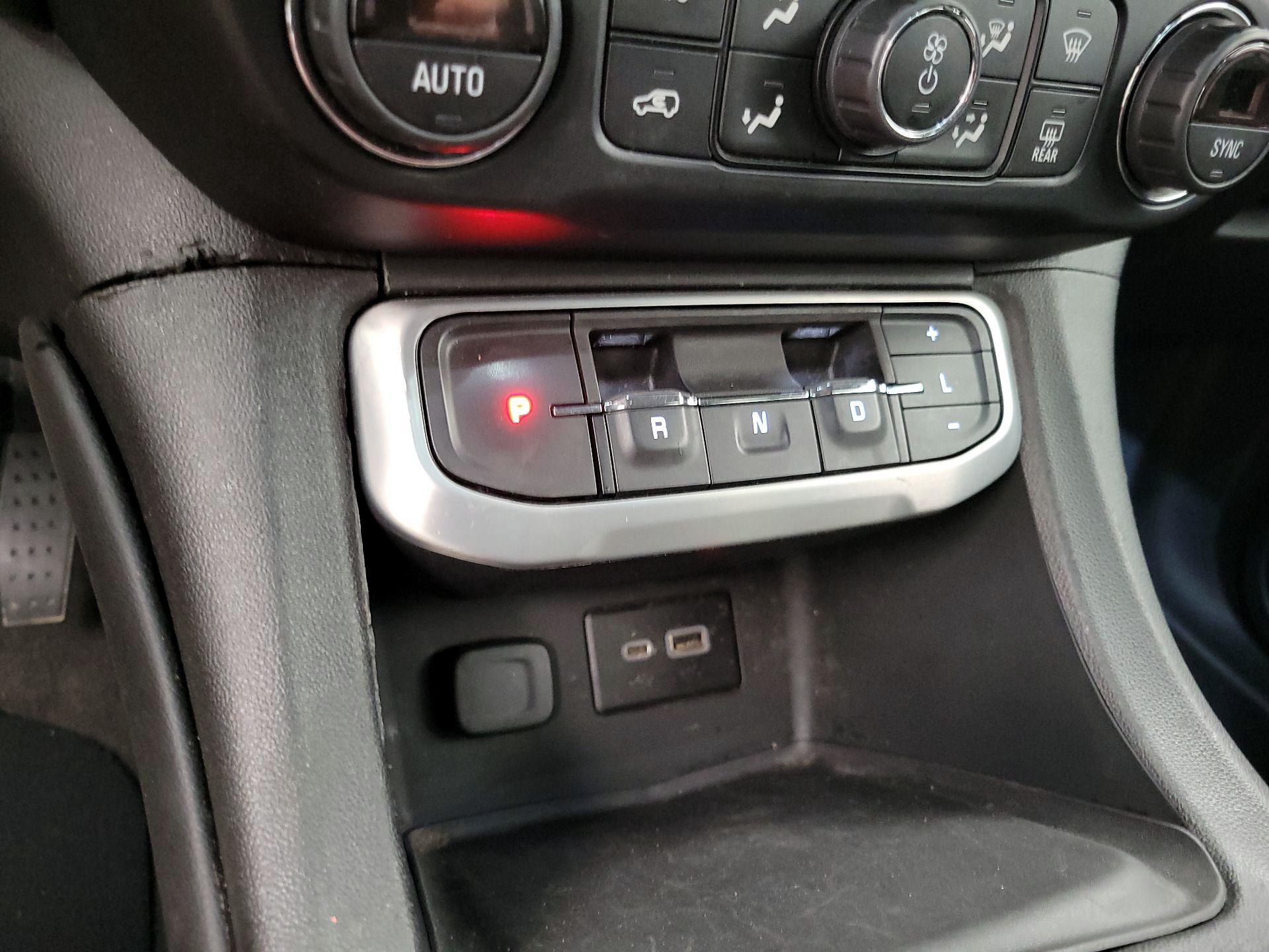 Thumbnail: 2022 GMC Acadia - 17