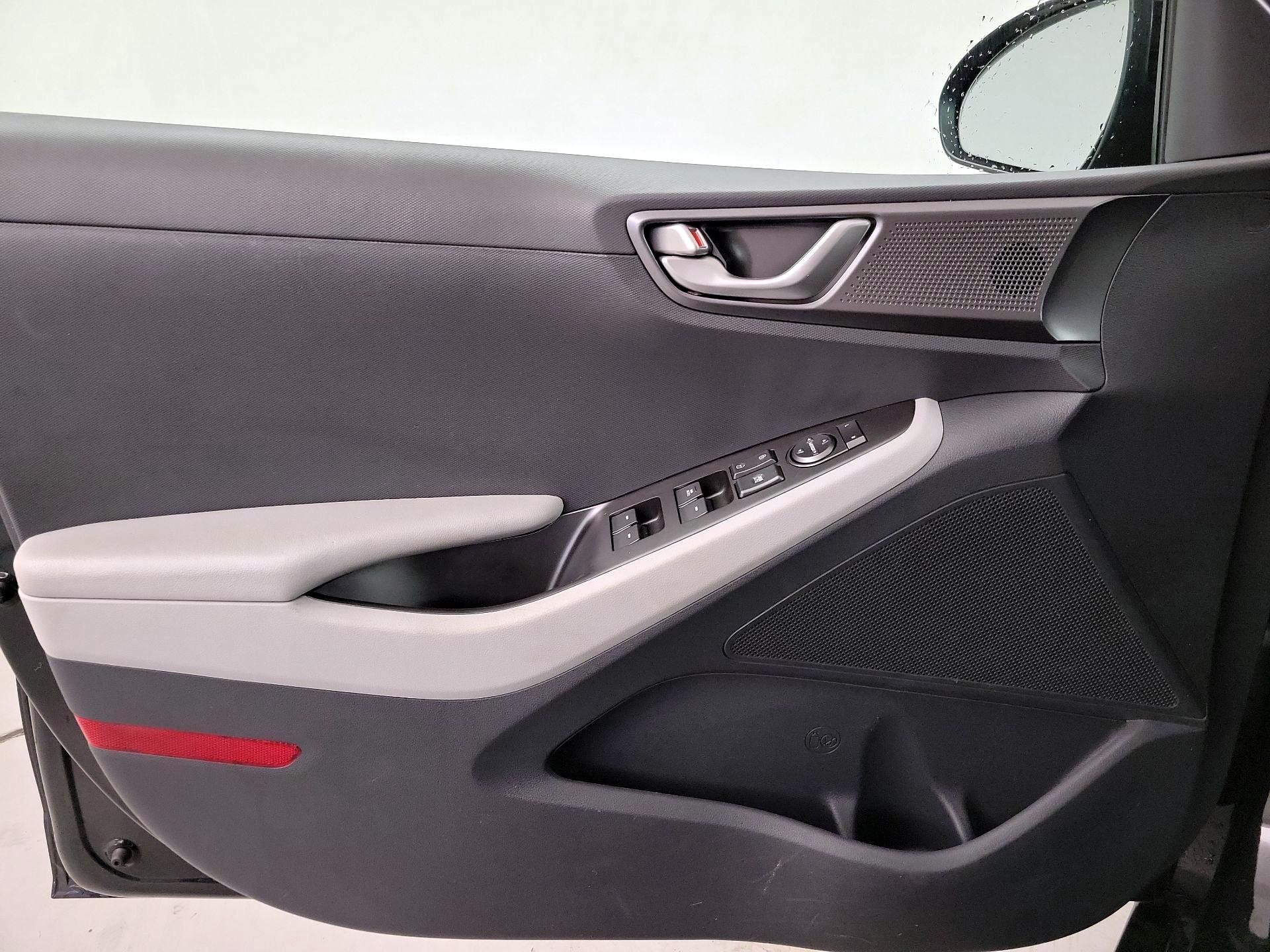 Thumbnail: 2021 Hyundai Ioniq - 12