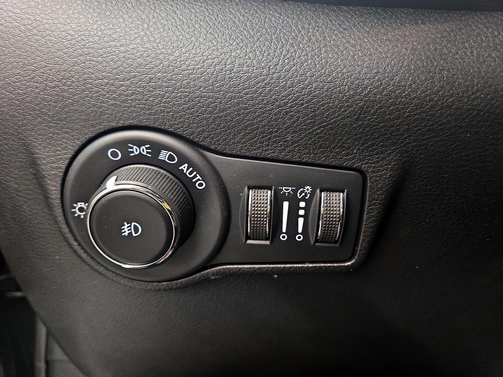Thumbnail: 2022 Jeep Compass - 13