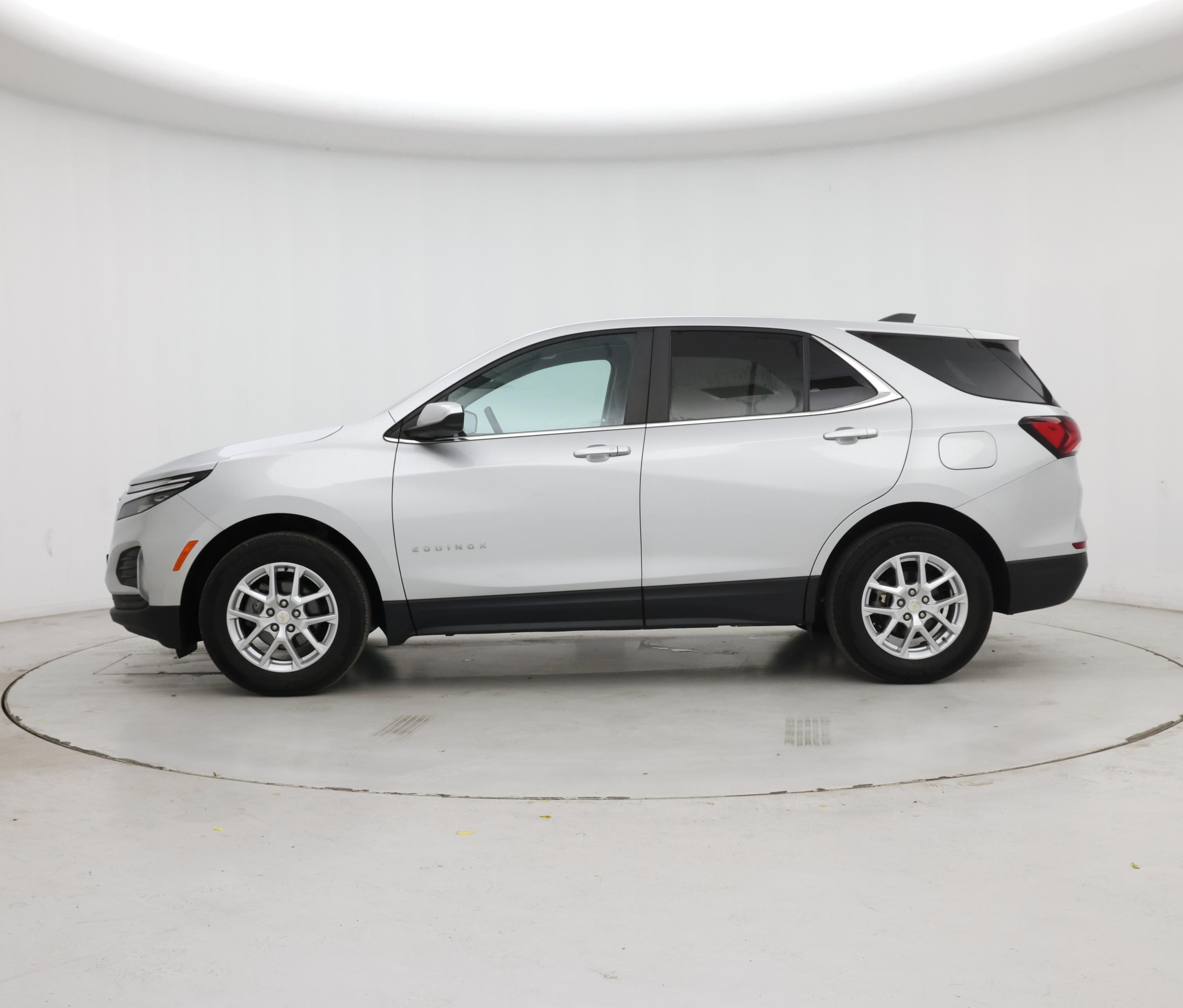 Thumbnail: 2022 Chevrolet Equinox - 3