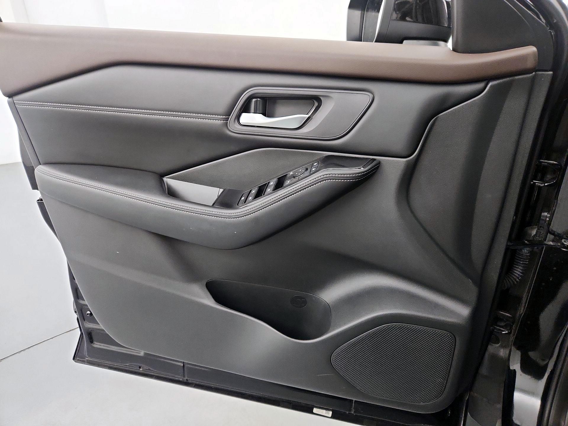 Thumbnail: 2023 Nissan Rogue - 12