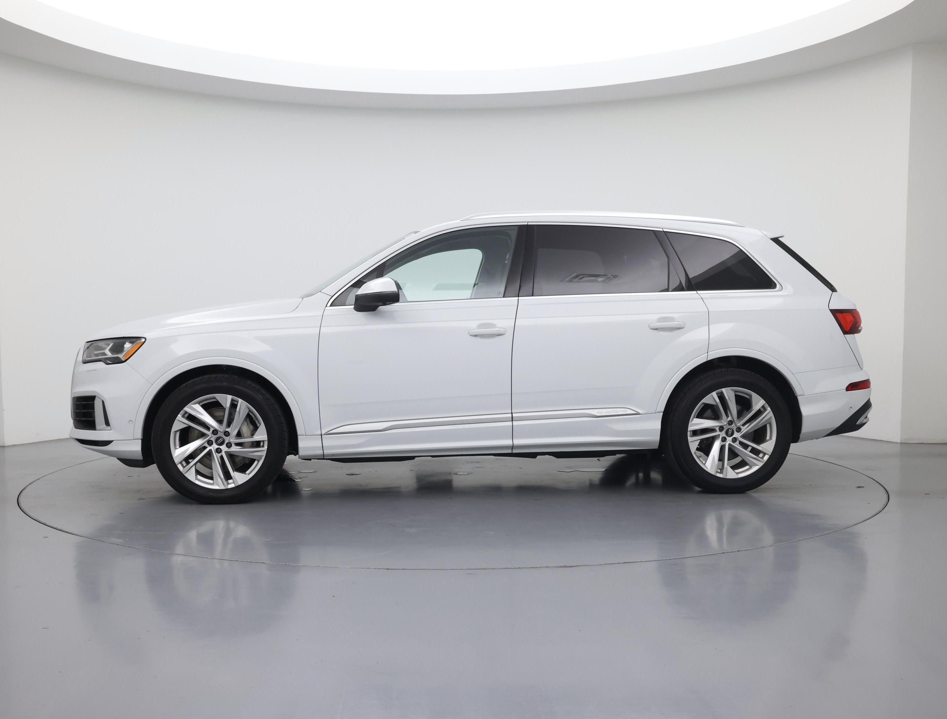 Thumbnail: 2022 Audi Q7 - 3