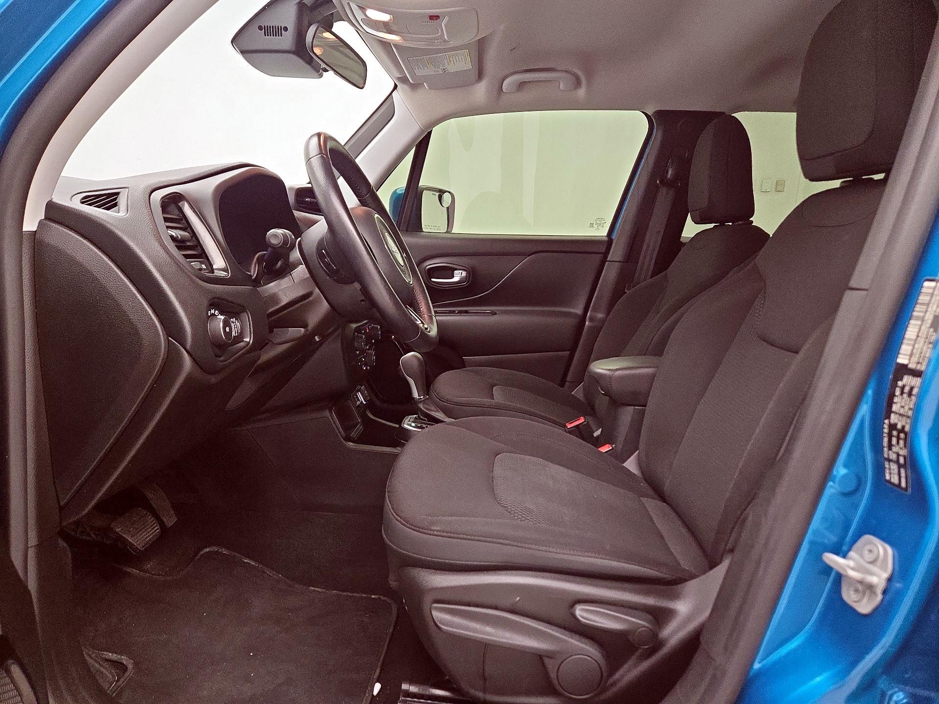 Thumbnail: 2020 Jeep Renegade - 11