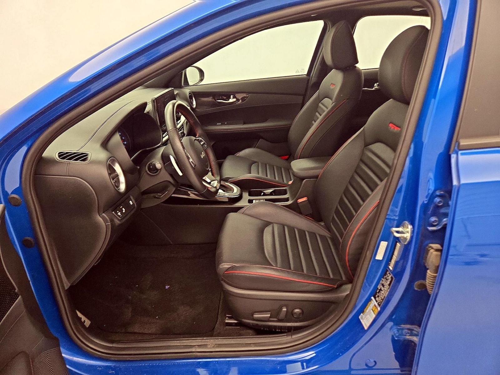 2023 Kia Forte GT - Photo 12