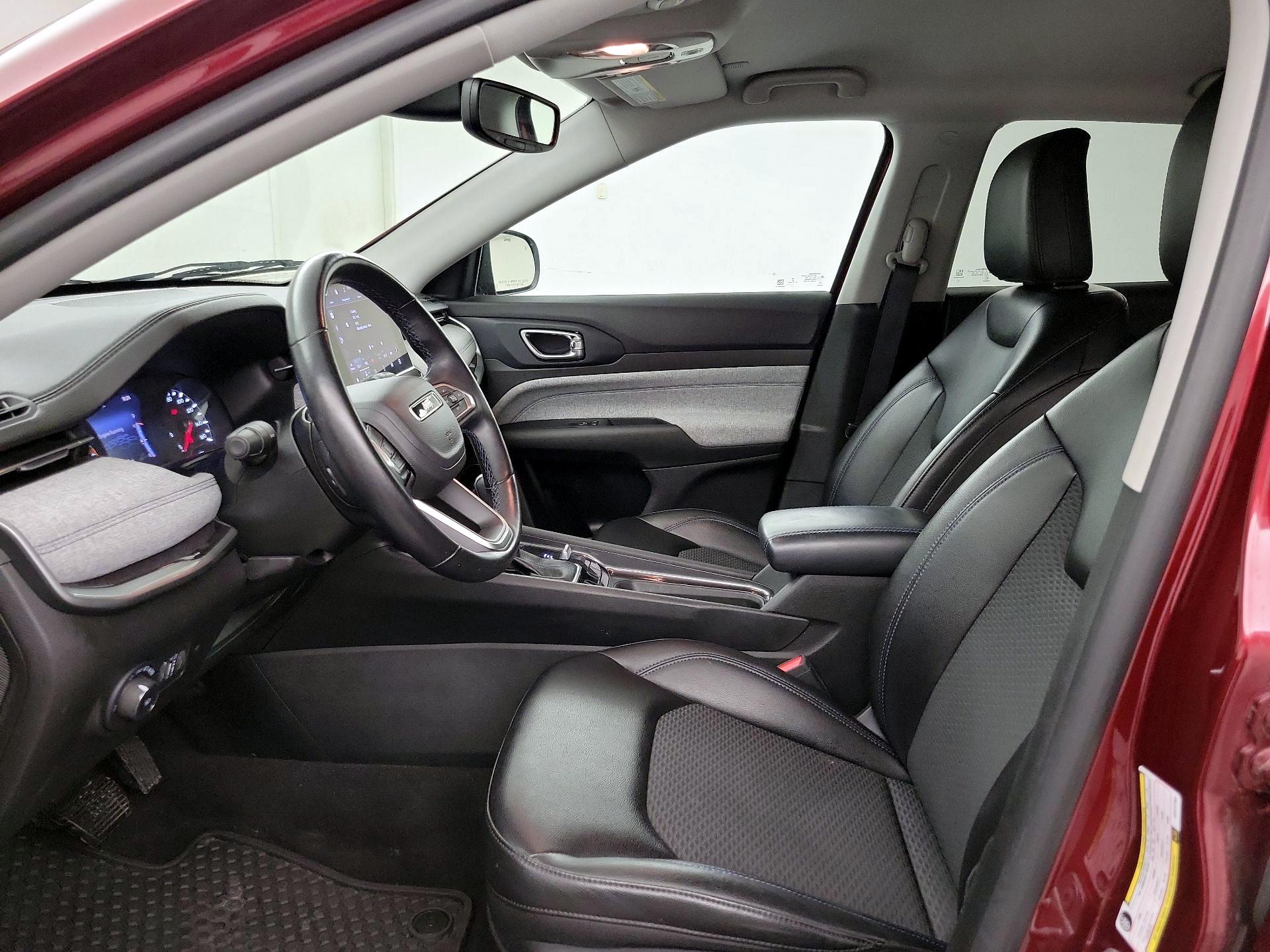 Thumbnail: 2022 Jeep Compass - 11