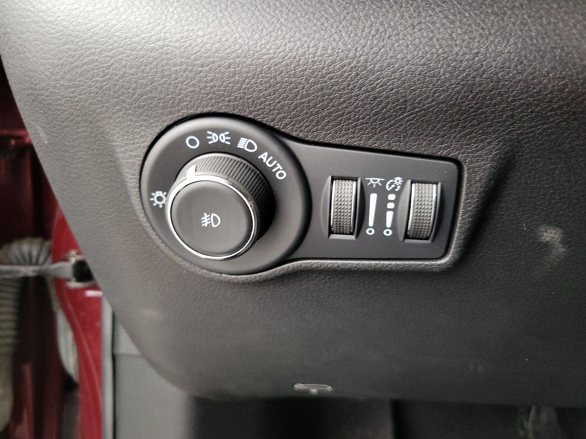 Thumbnail: 2022 Jeep Compass - 13