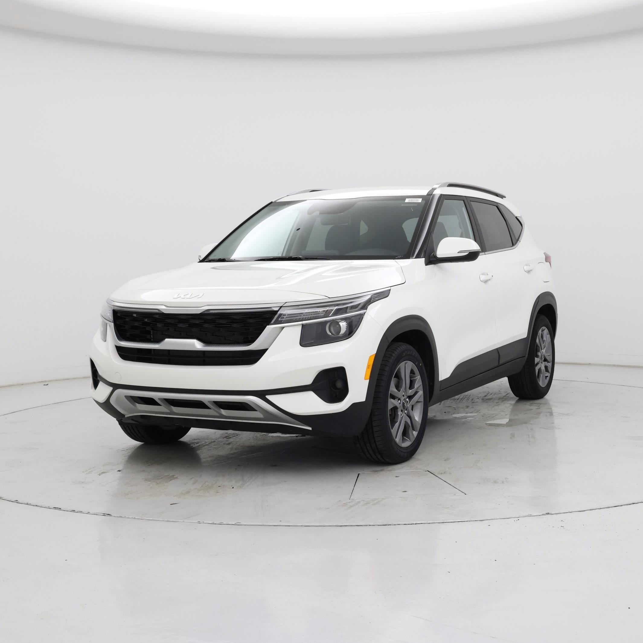 Thumbnail: 2023 Kia Seltos - 4