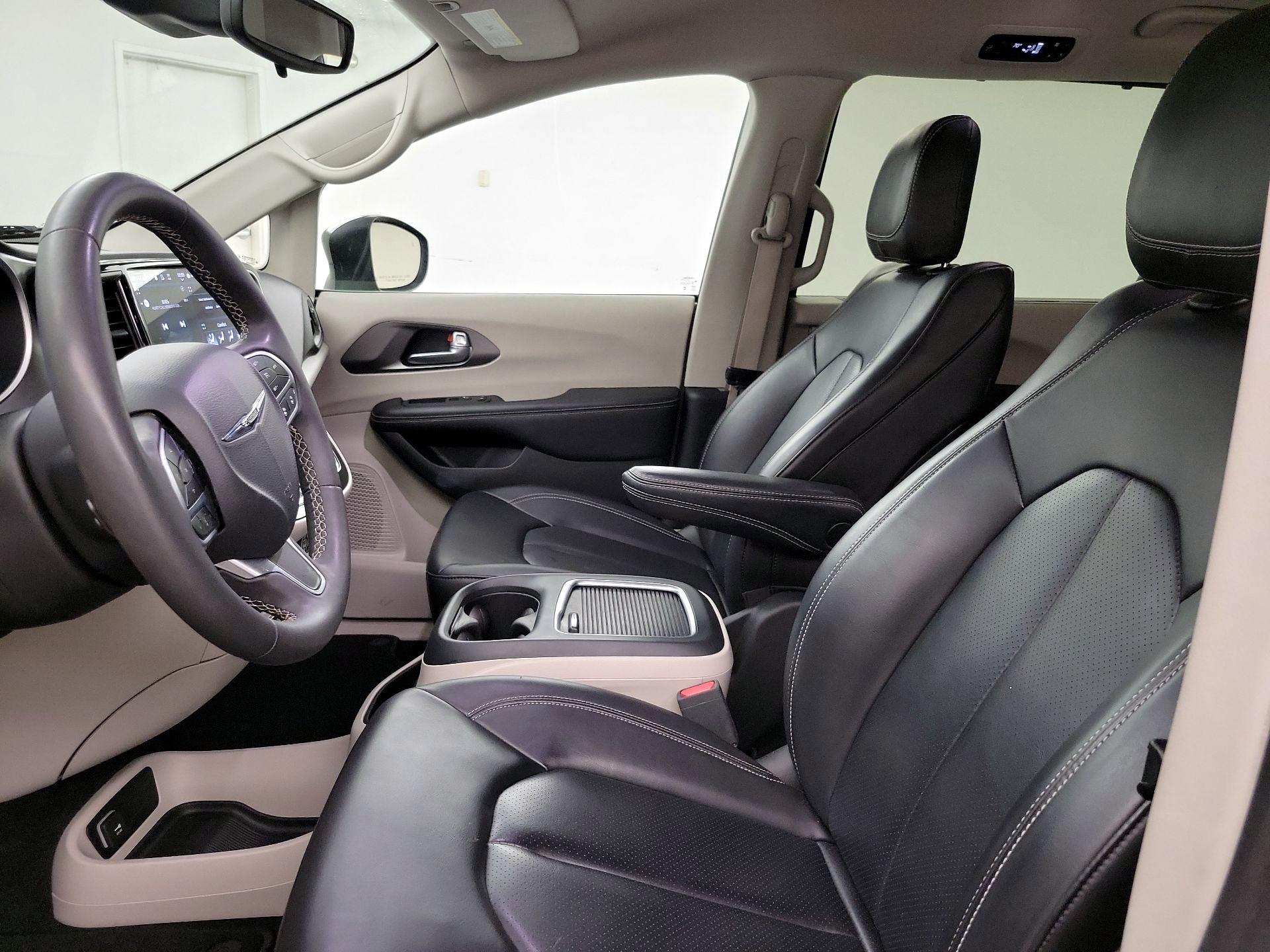 Thumbnail: 2023 Chrysler Pacifica - 11