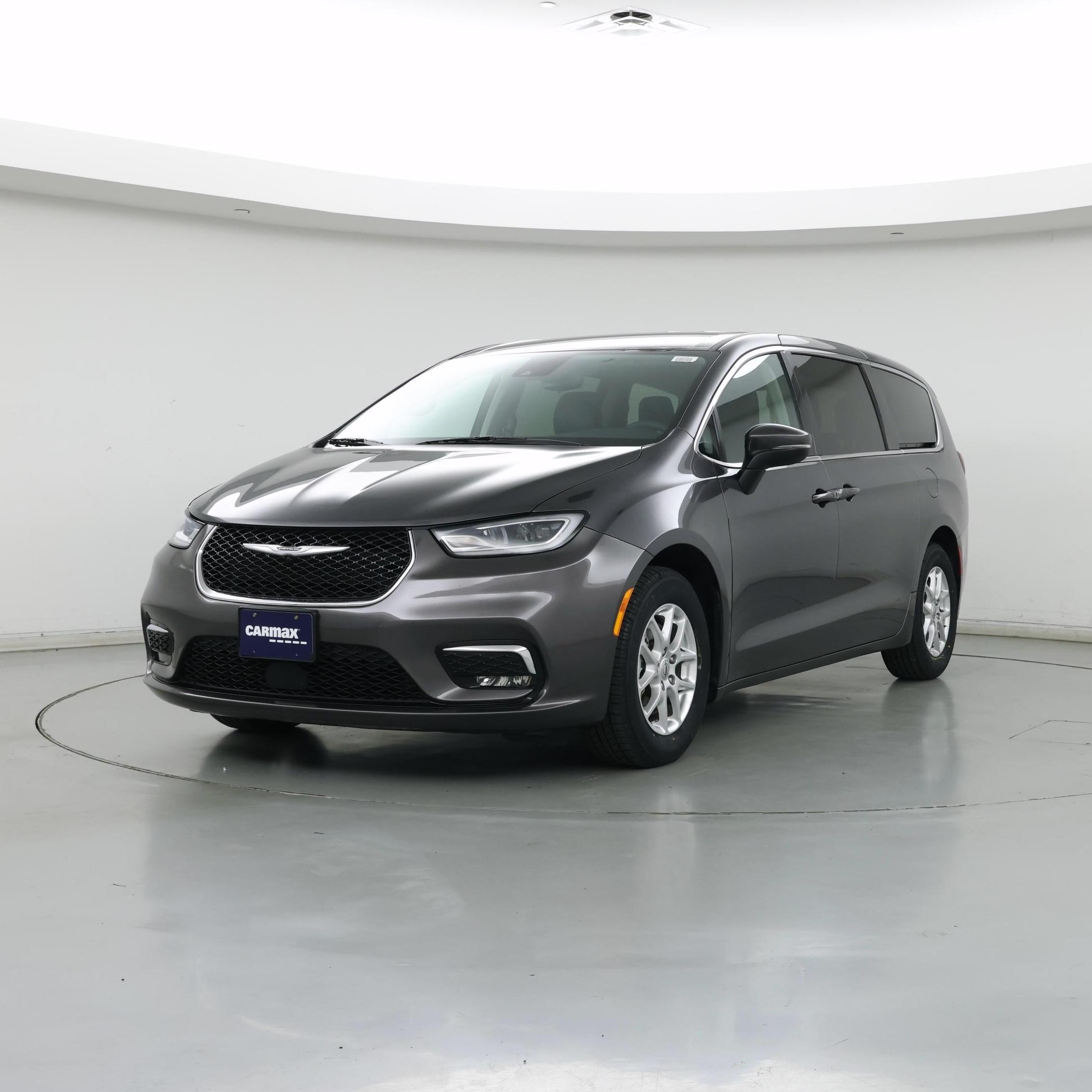 Thumbnail: 2023 Chrysler Pacifica - 4