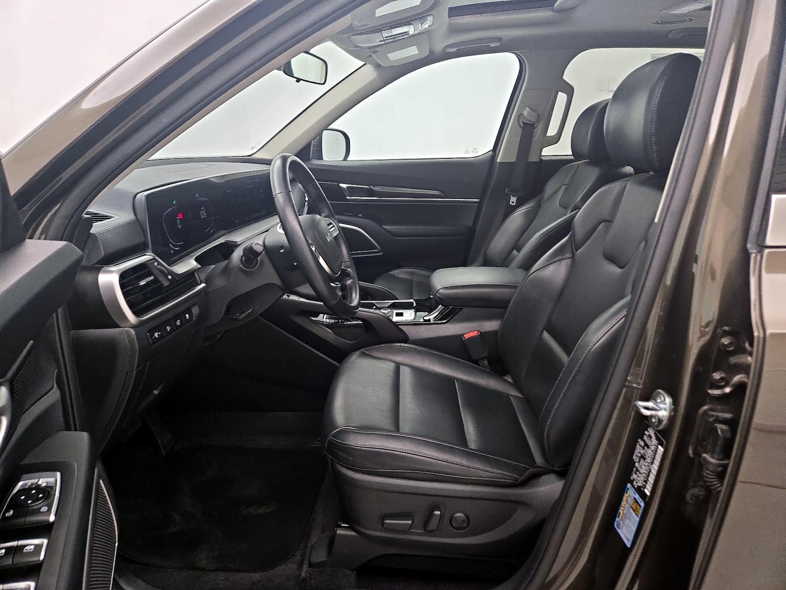 2025 Kia Telluride S - Photo 12