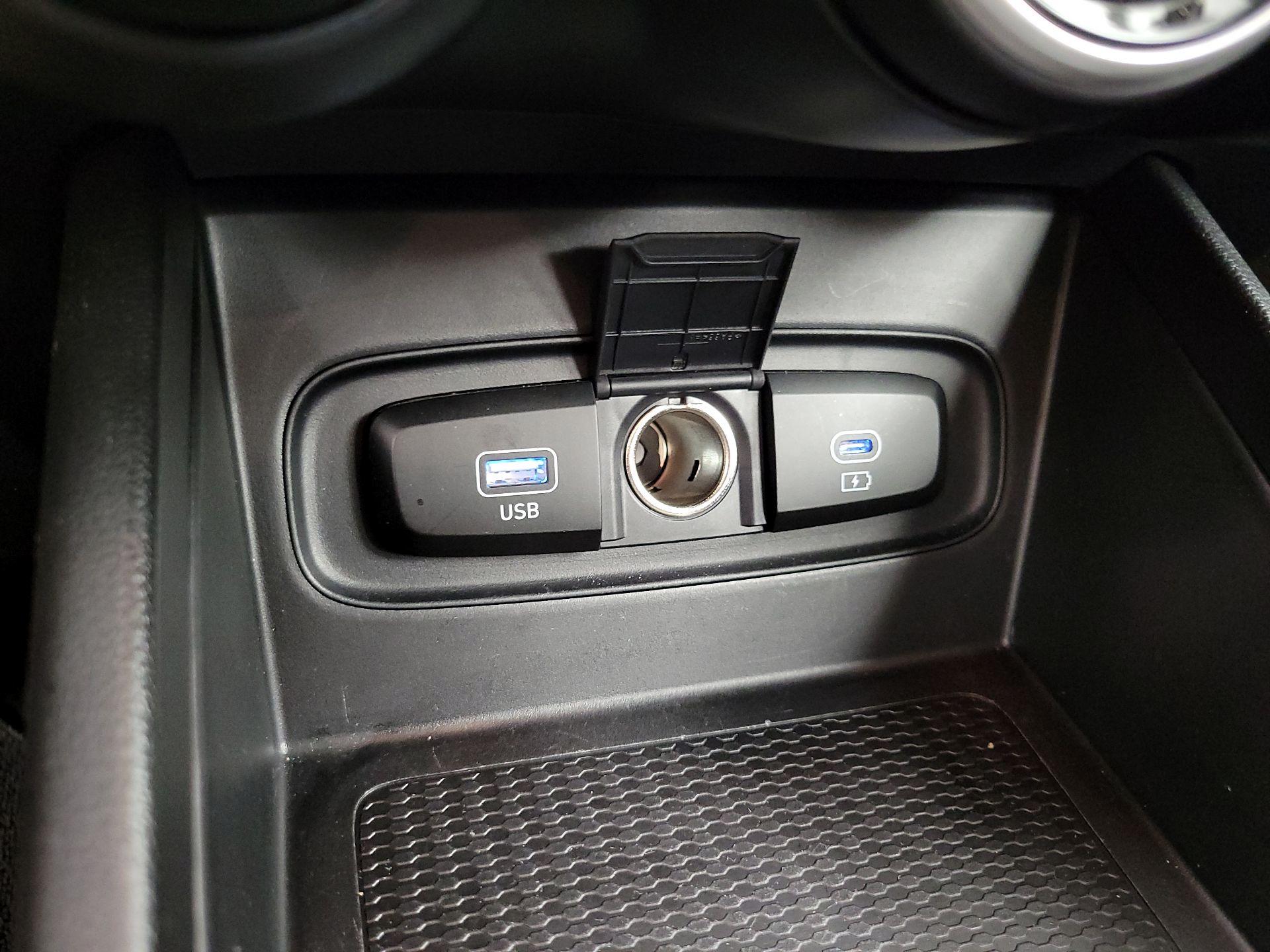 Thumbnail: 2025 Hyundai Venue - 18