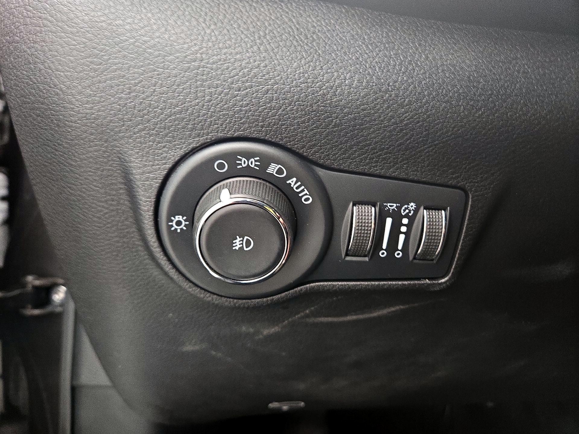 Thumbnail: 2022 Jeep Compass - 13