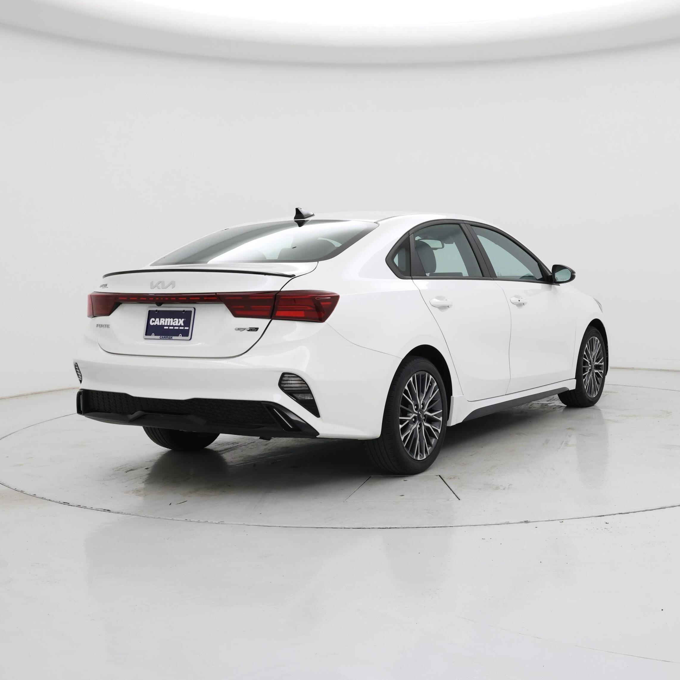 Thumbnail: 2023 Kia Forte - 8