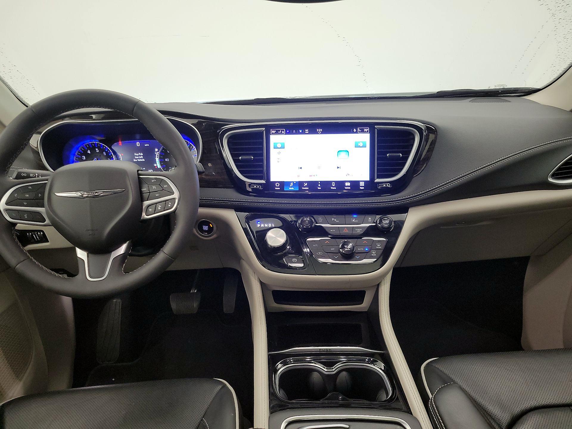 Thumbnail: 2024 Chrysler Pacifica - 9