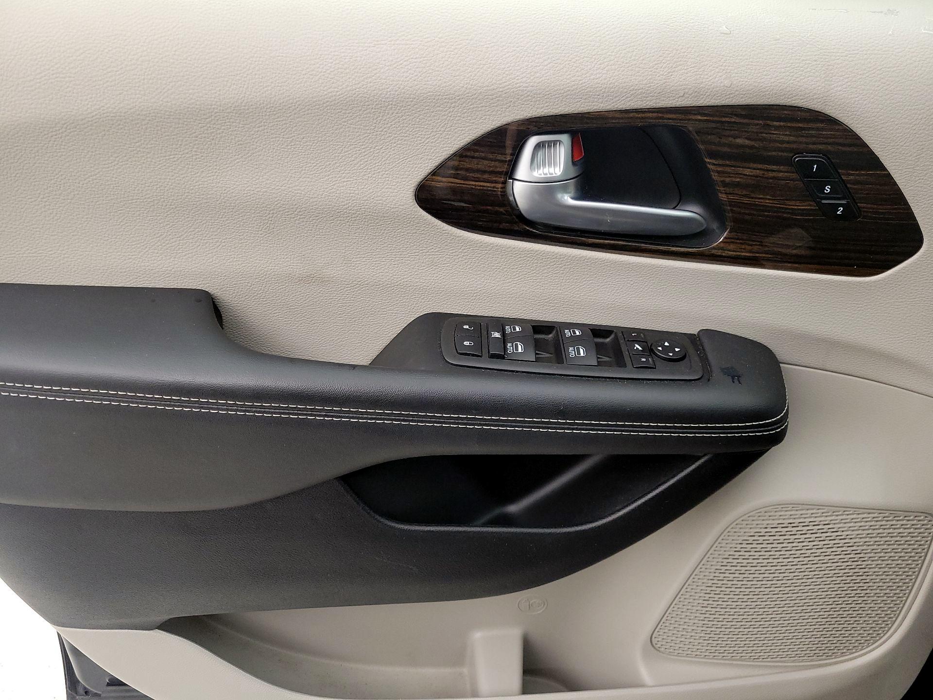 Thumbnail: 2024 Chrysler Pacifica - 12