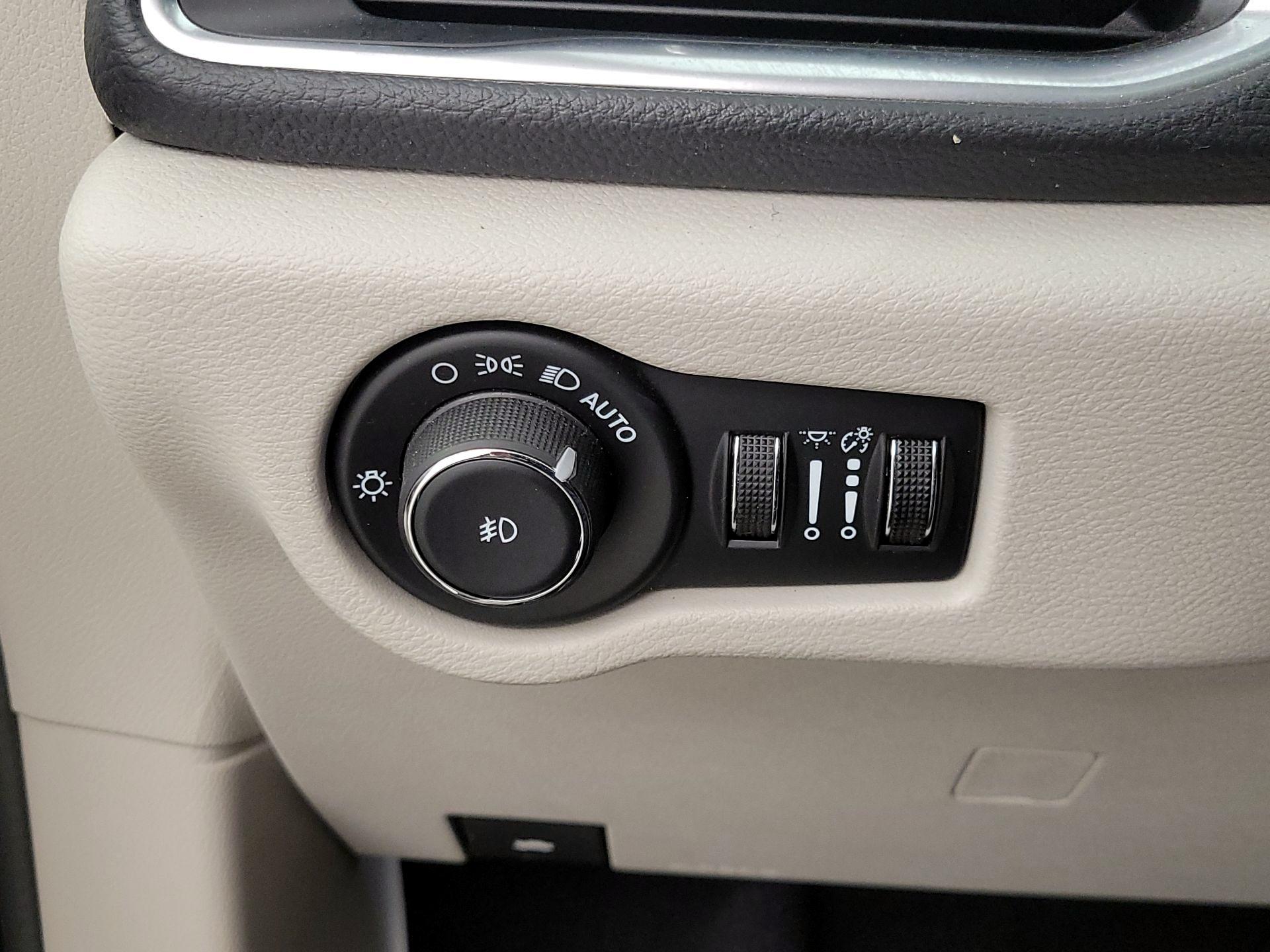 Thumbnail: 2024 Chrysler Pacifica - 13
