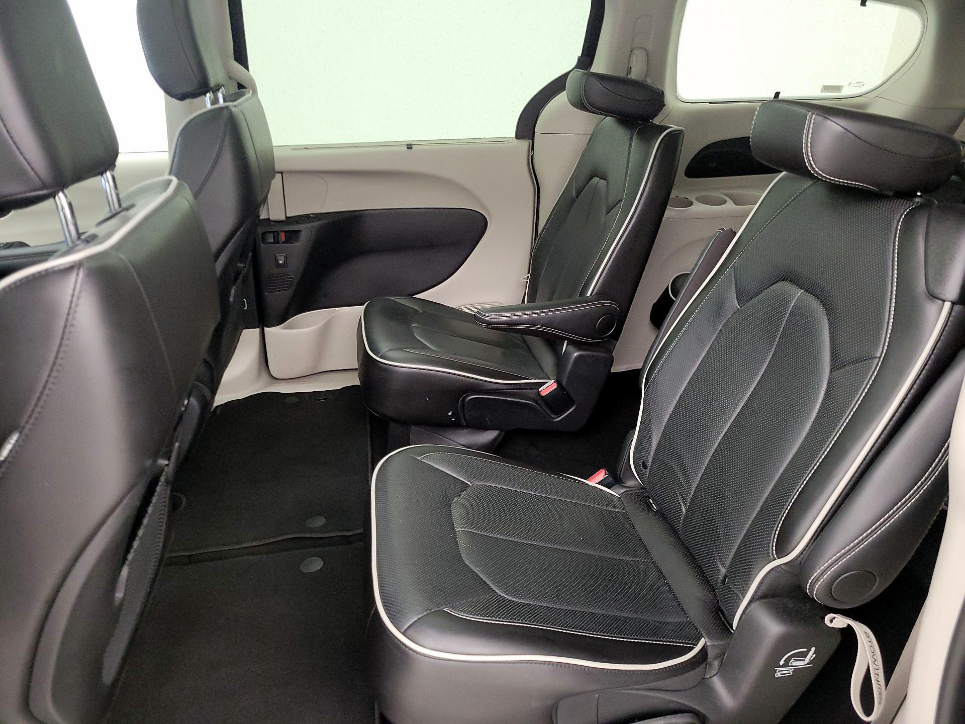 Thumbnail: 2024 Chrysler Pacifica - 18