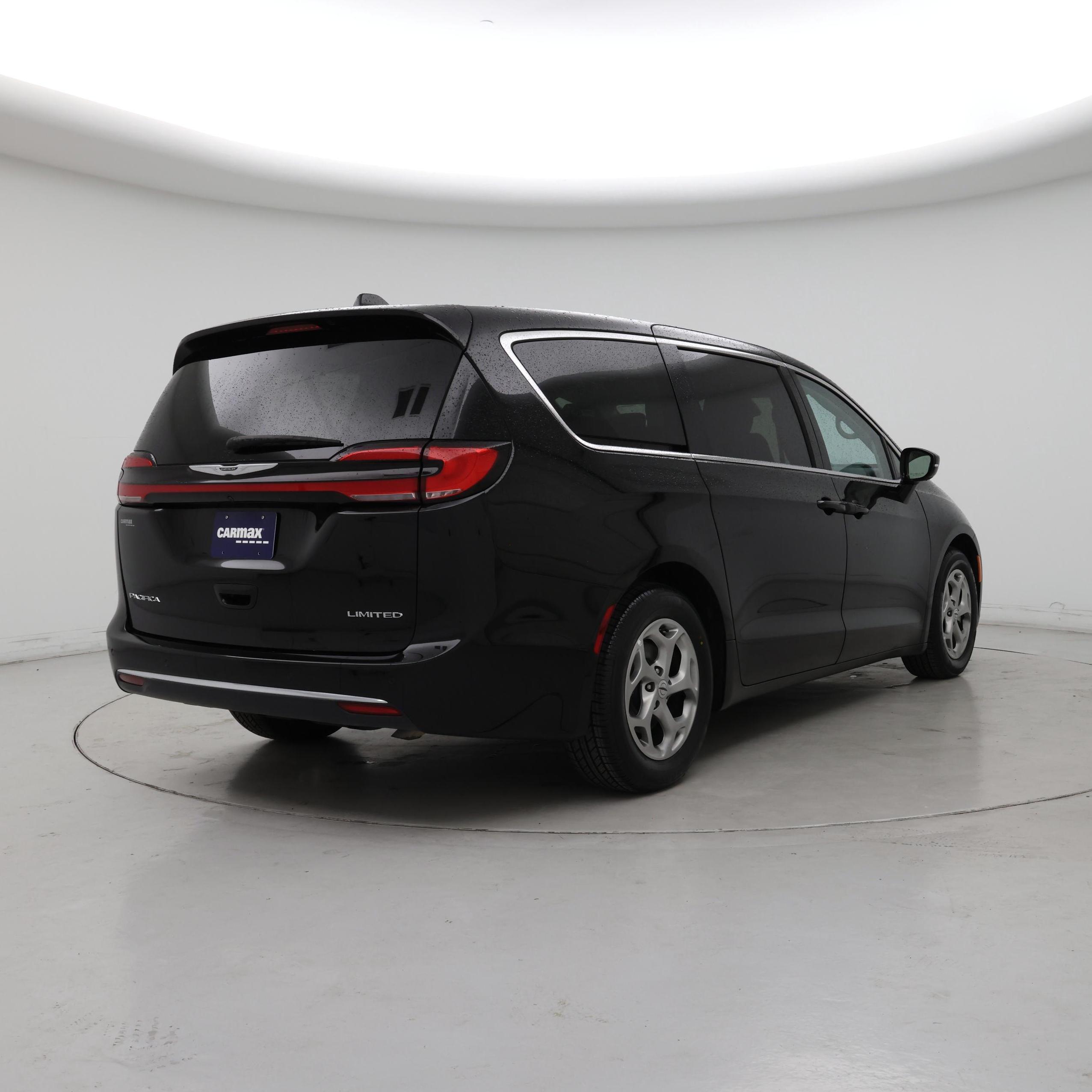 Thumbnail: 2024 Chrysler Pacifica - 8