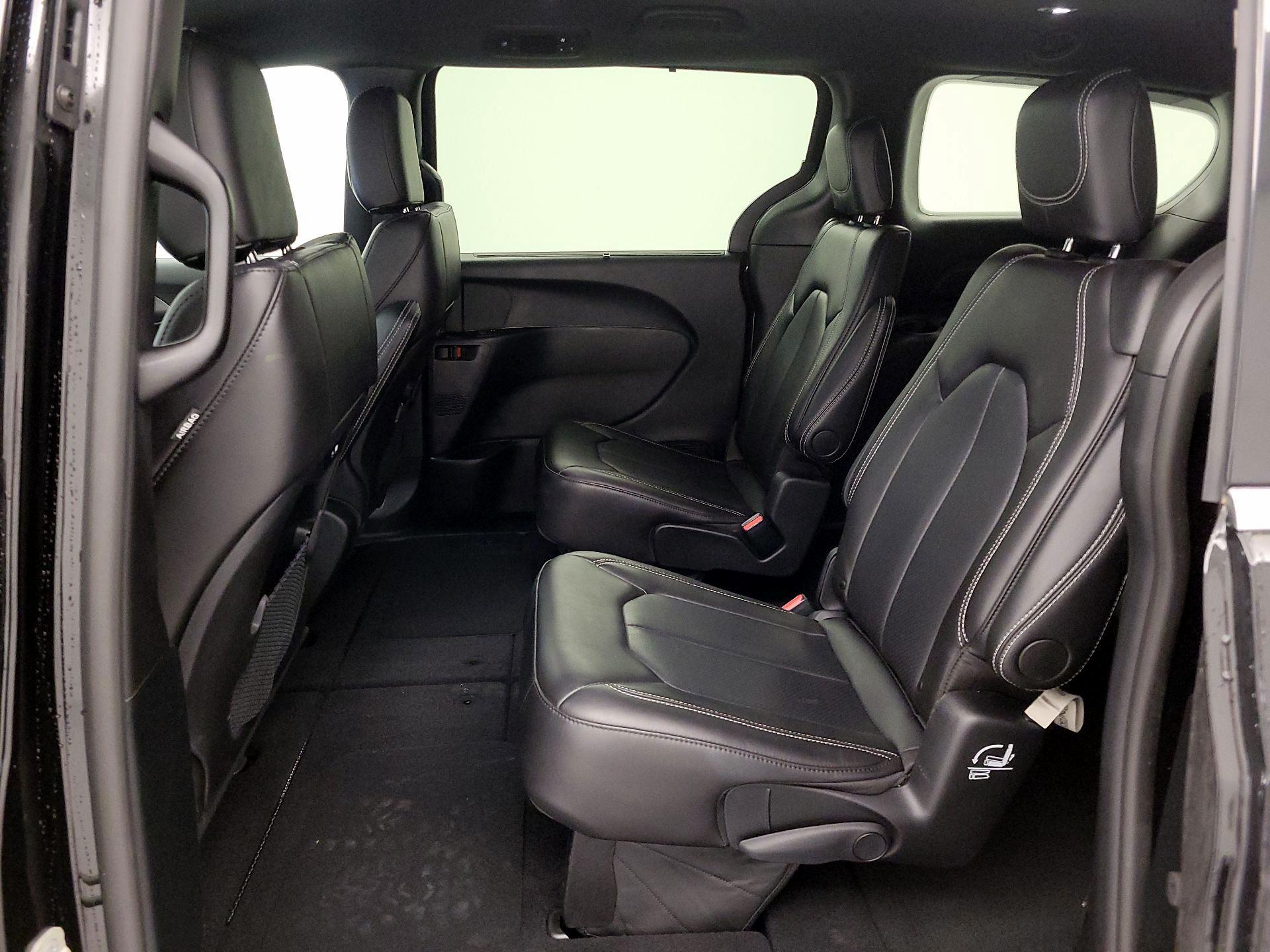 Thumbnail: 2026 Chrysler Pacifica - 19