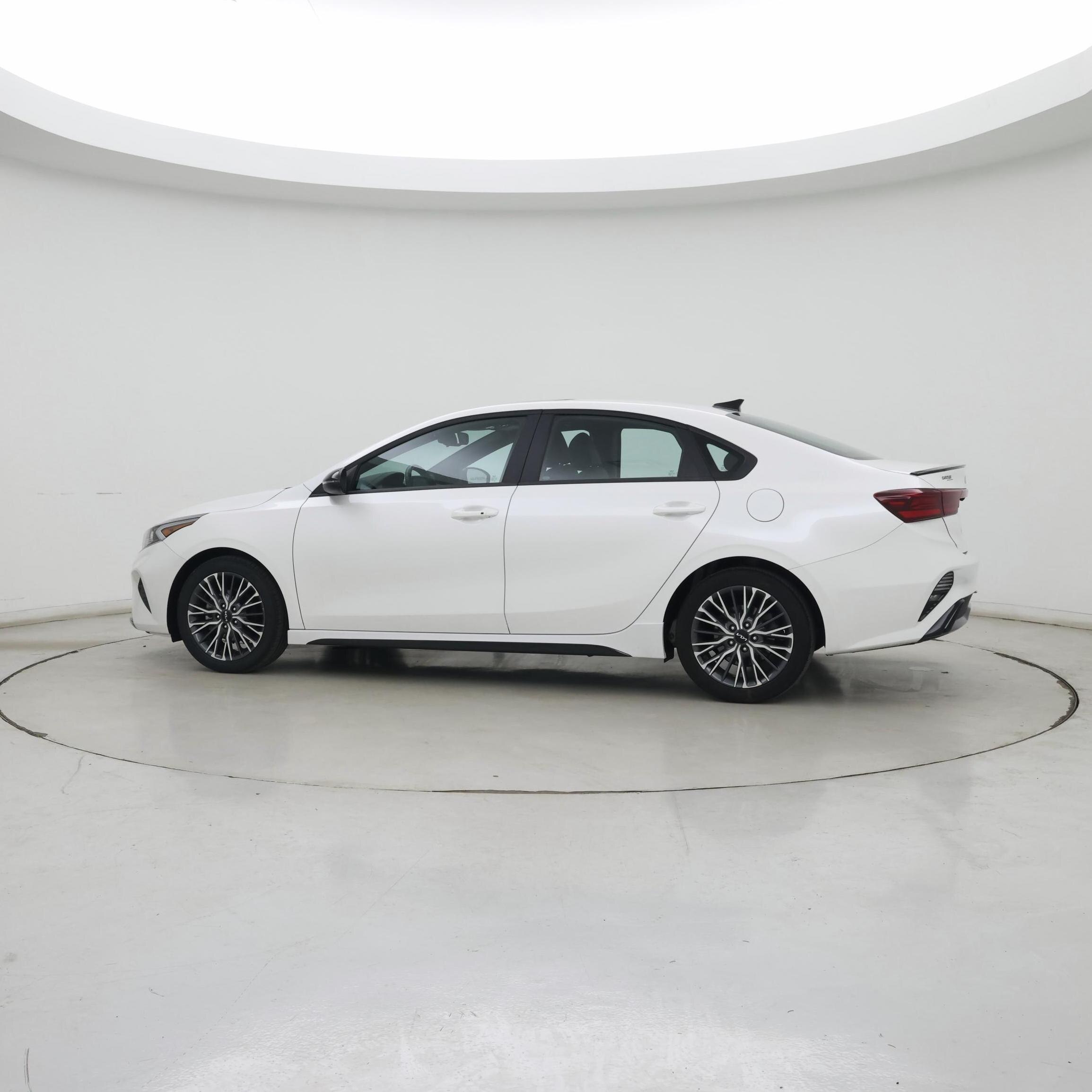 Thumbnail: 2023 Kia Forte - 3