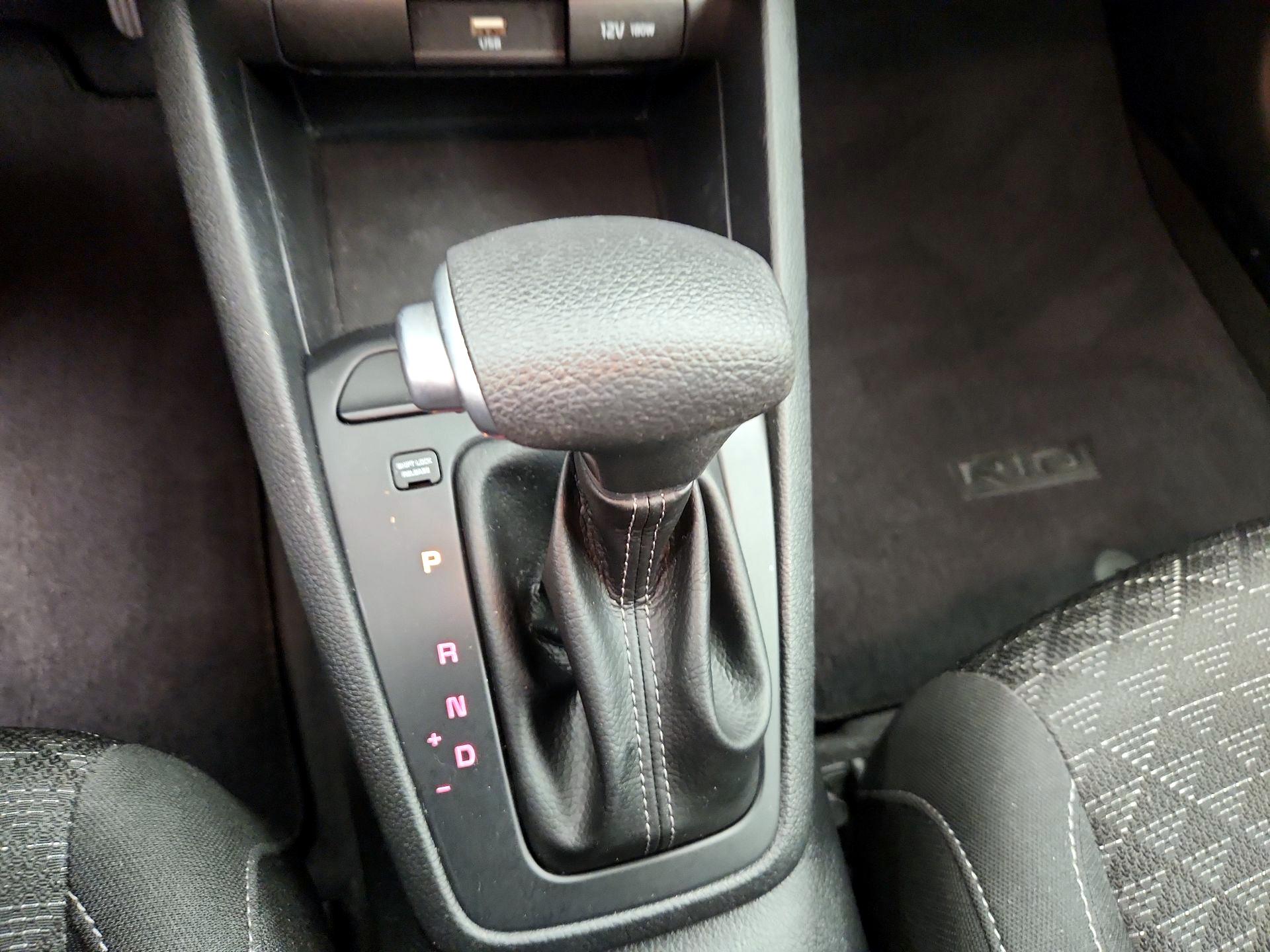 Thumbnail: 2021 Kia Rio - 17