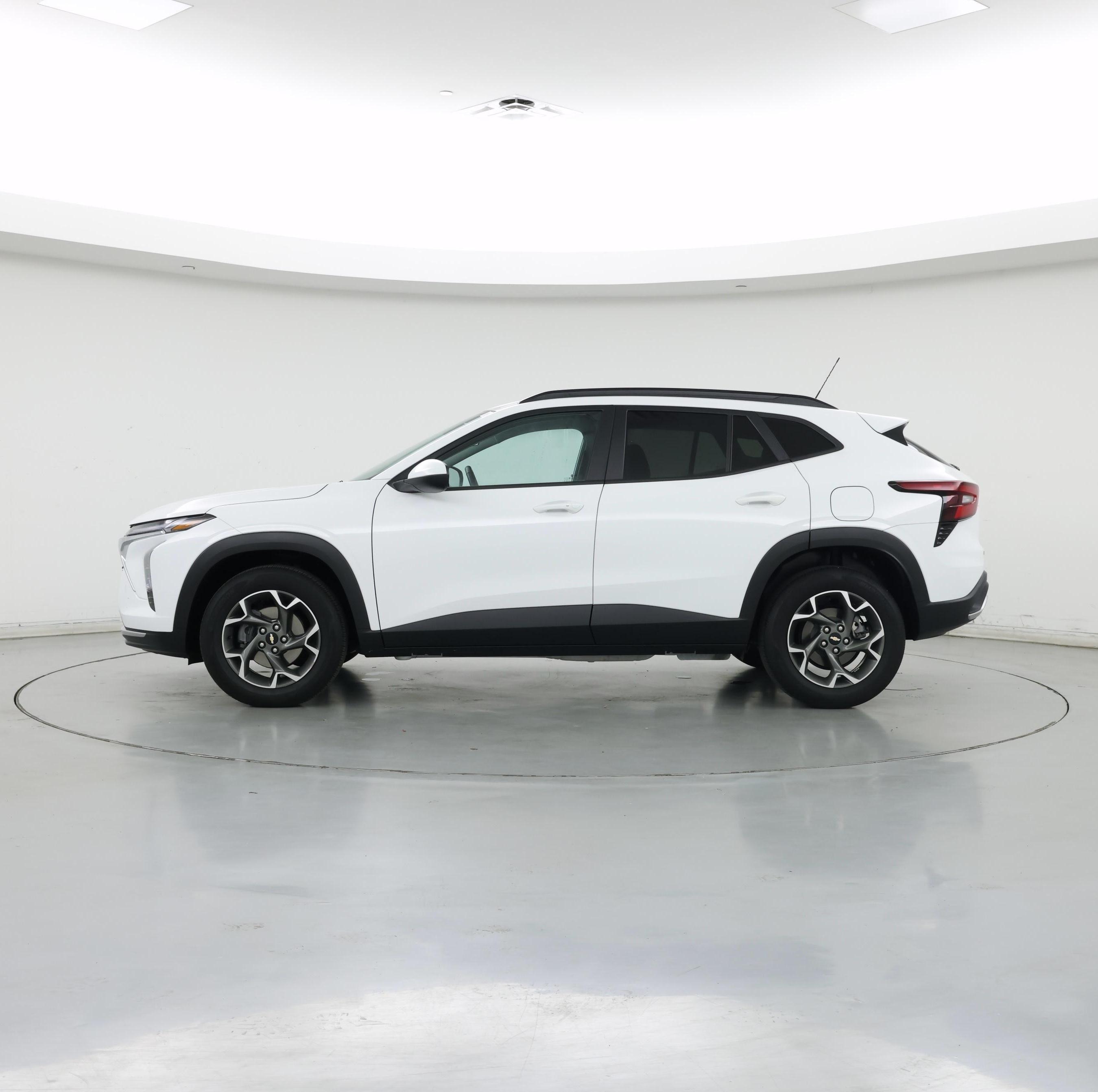 Thumbnail: 2024 Chevrolet Trax - 3