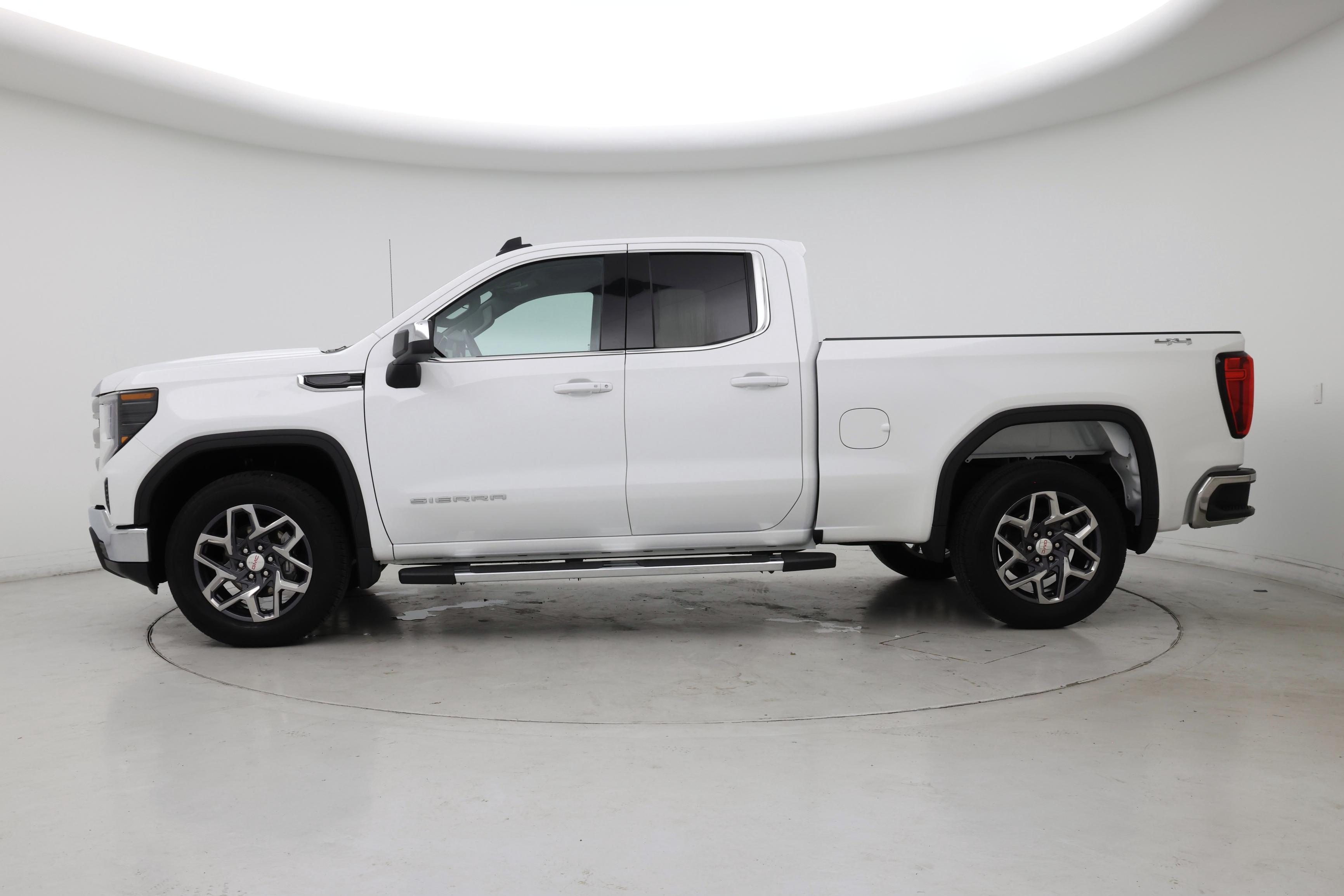 Thumbnail: 2023 GMC Sierra 1500 - 3