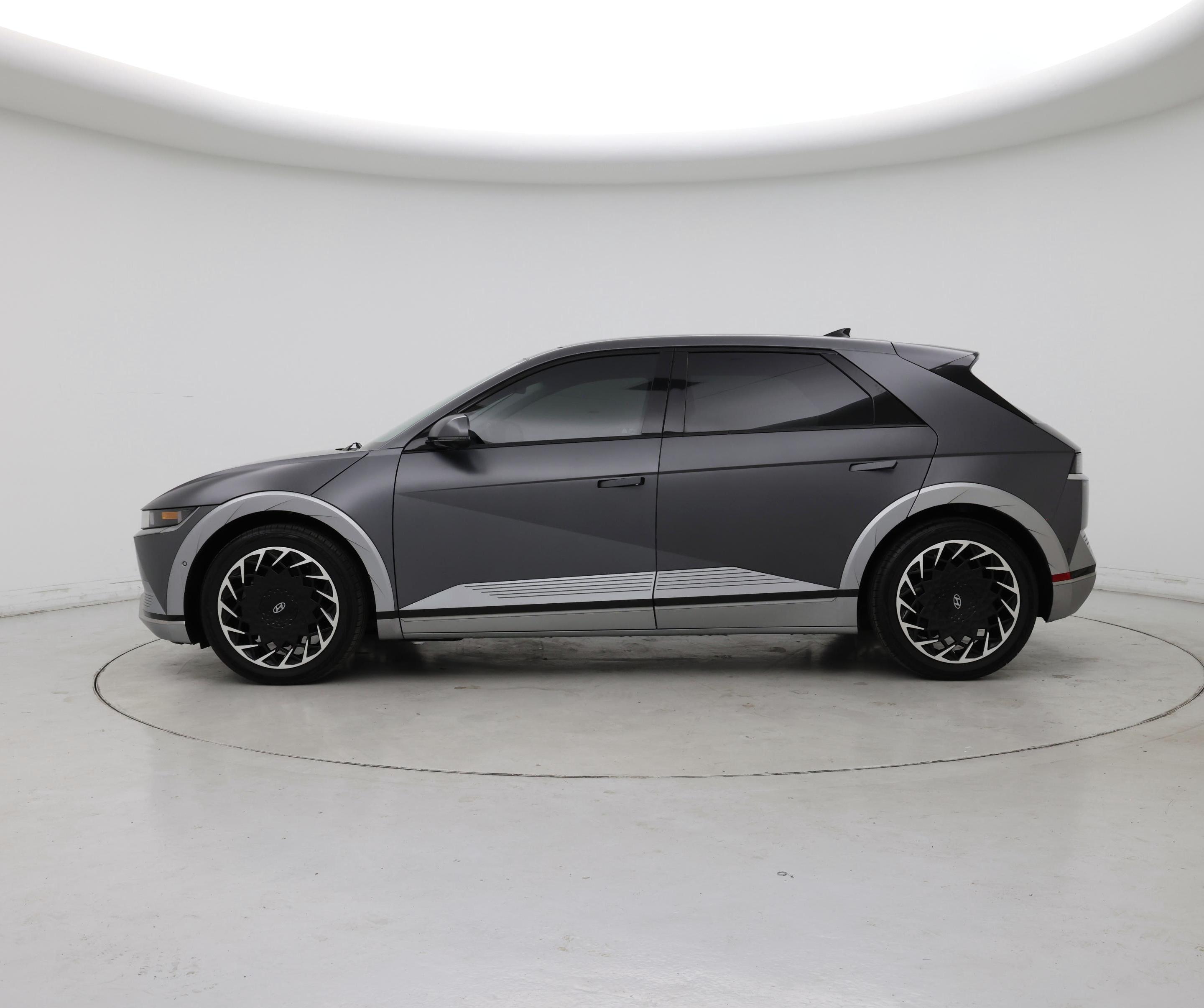 Thumbnail: 2022 Hyundai Ioniq 5 - 3