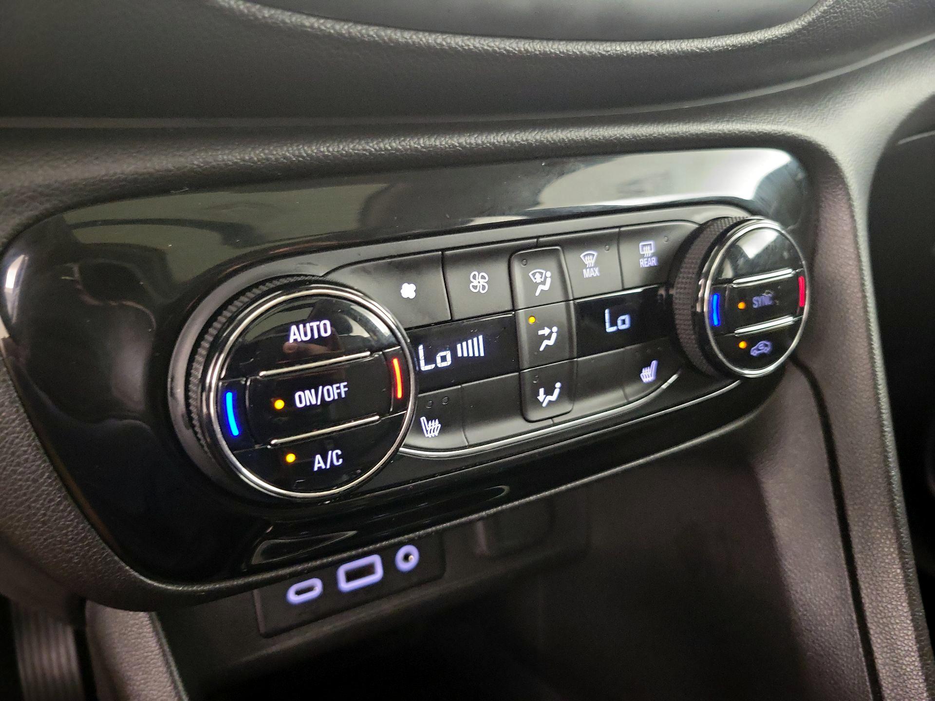Thumbnail: 2021 Buick Encore GX - 17