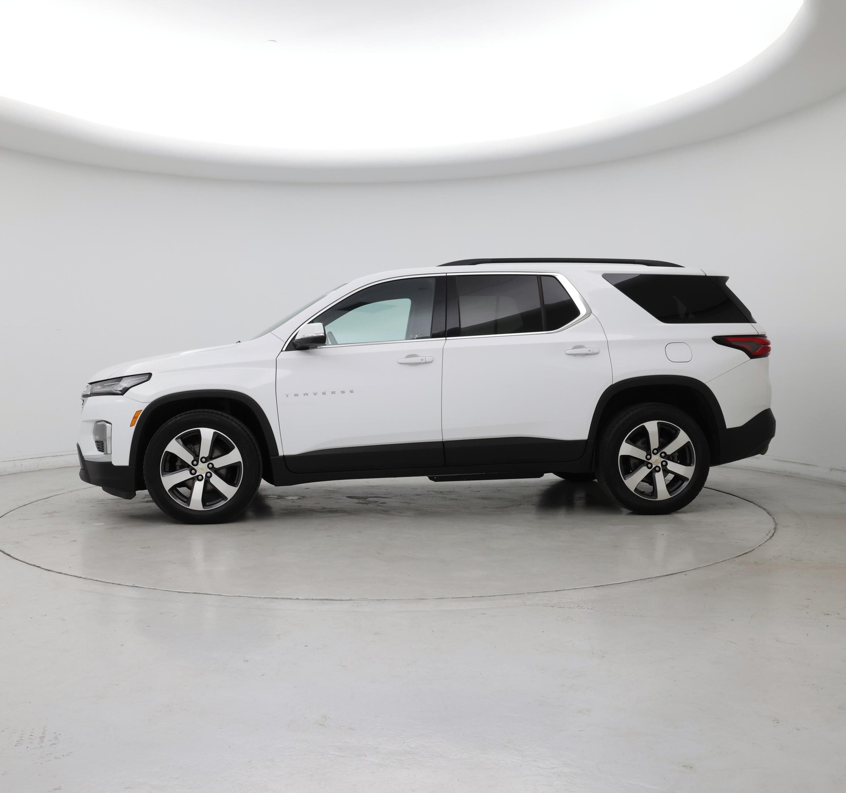 Thumbnail: 2023 Chevrolet Traverse - 3