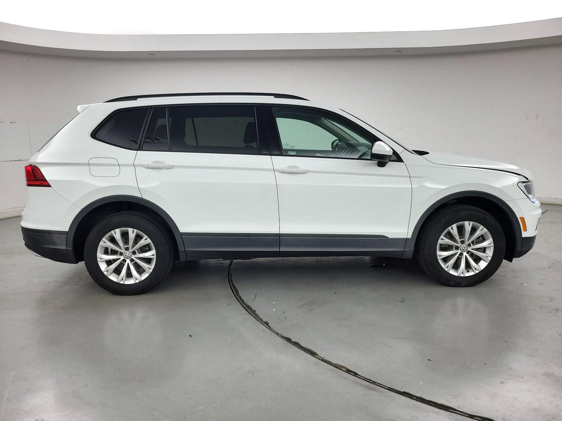 Thumbnail: 2020 Volkswagen Tiguan - 4