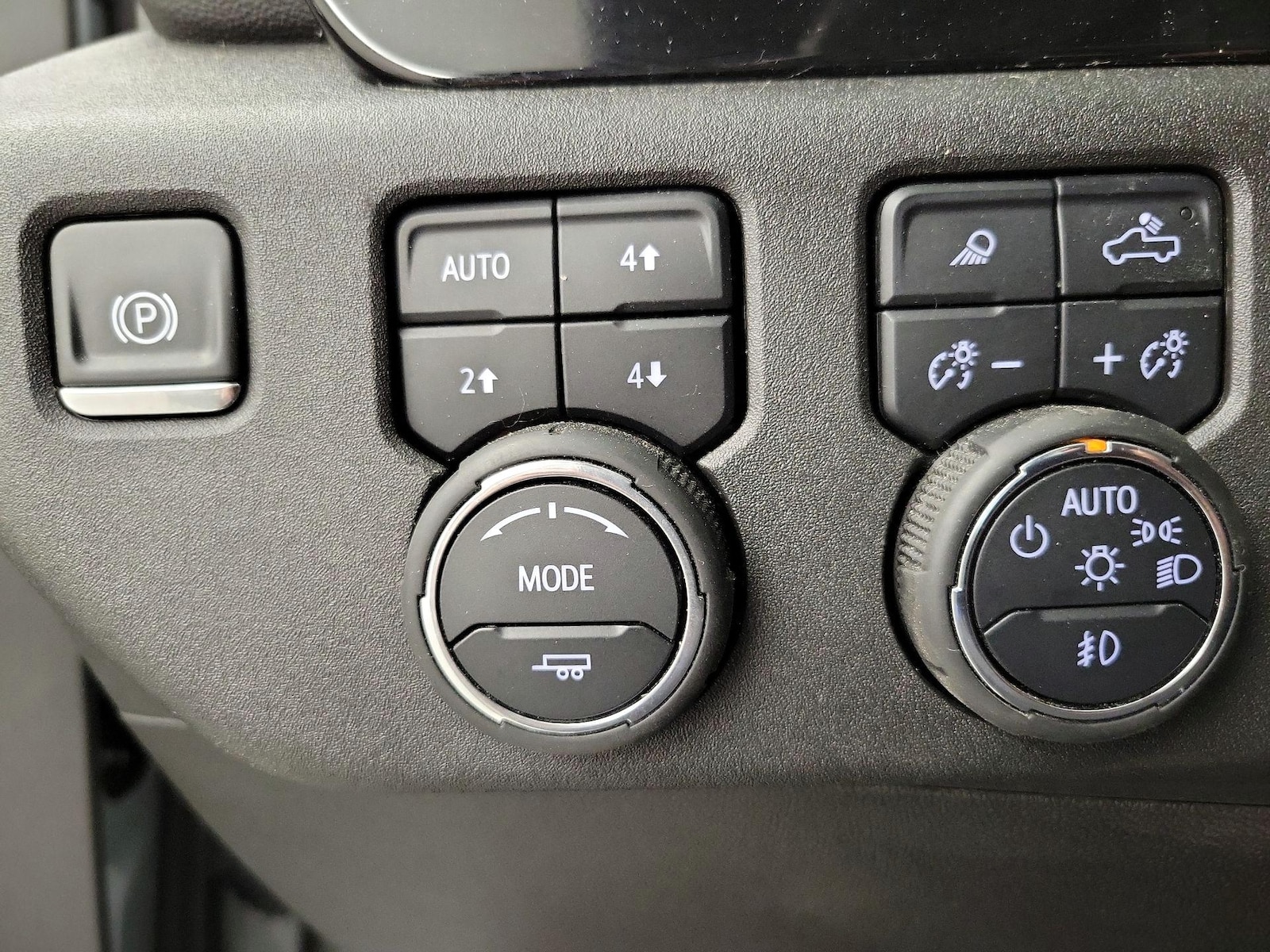 2025 Chevrolet Silverado 2500HD LTZ - Photo 14