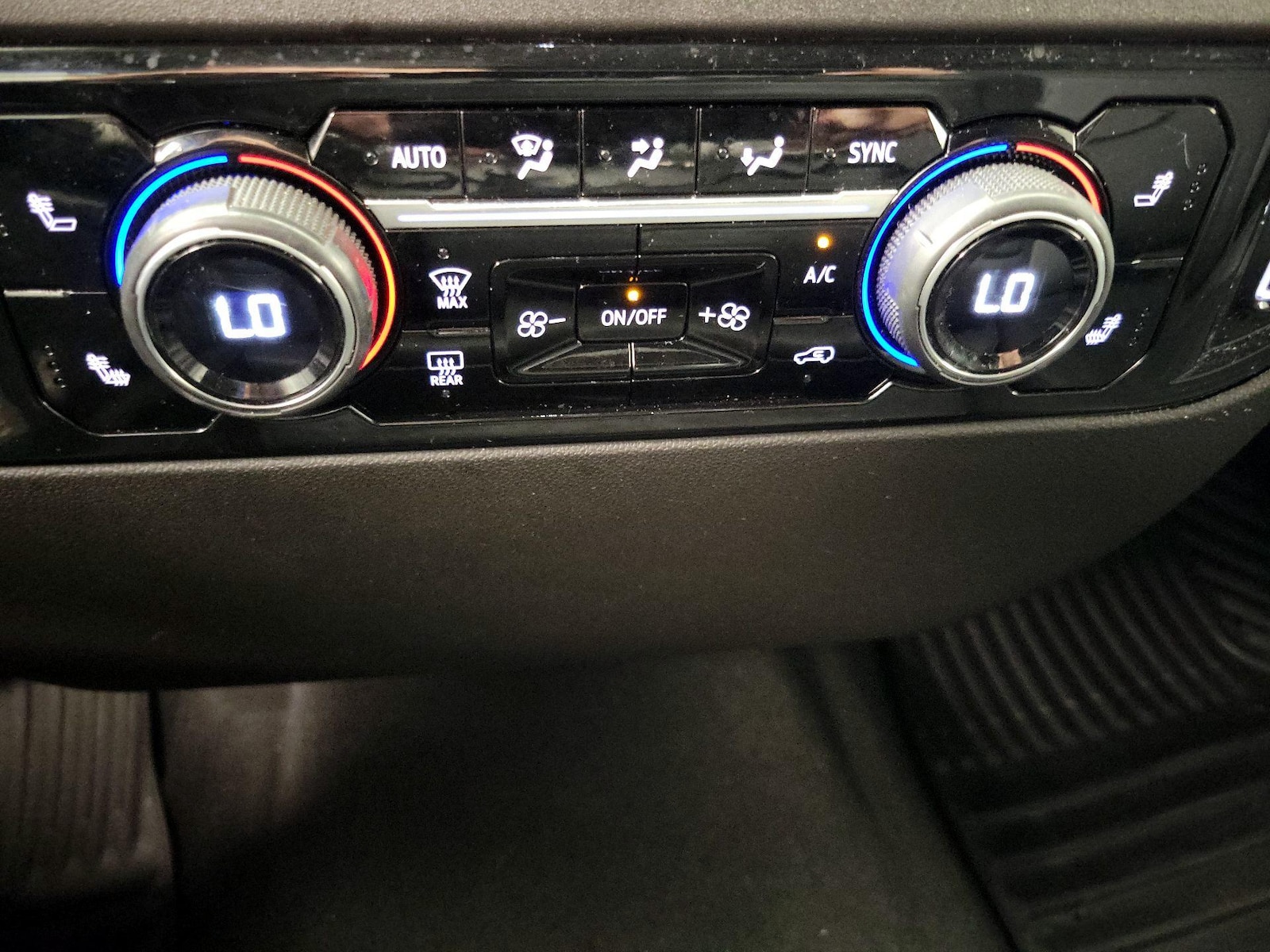 2025 Chevrolet Silverado 2500HD LTZ - Photo 18
