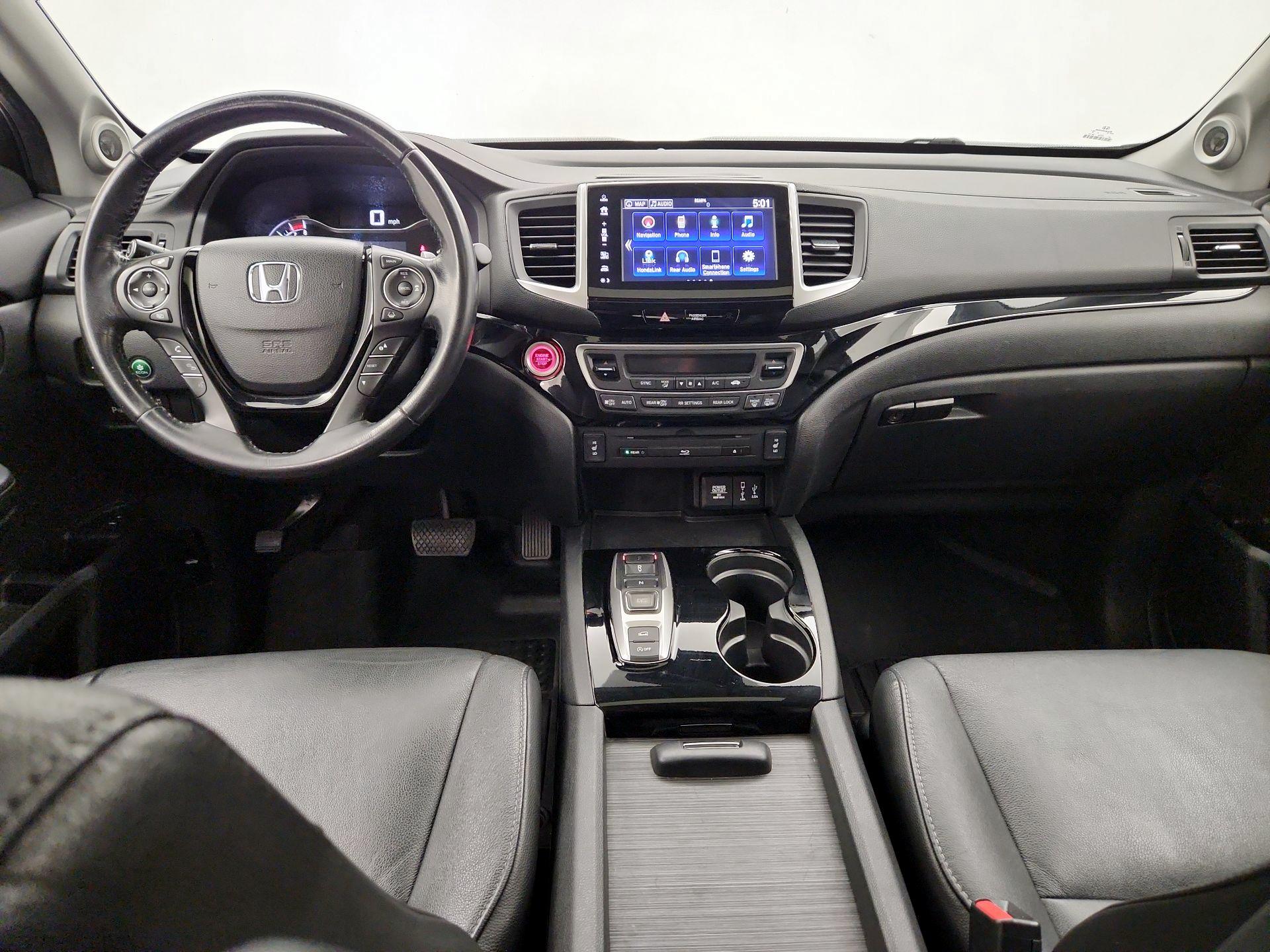 Thumbnail: 2017 Honda Pilot - 9