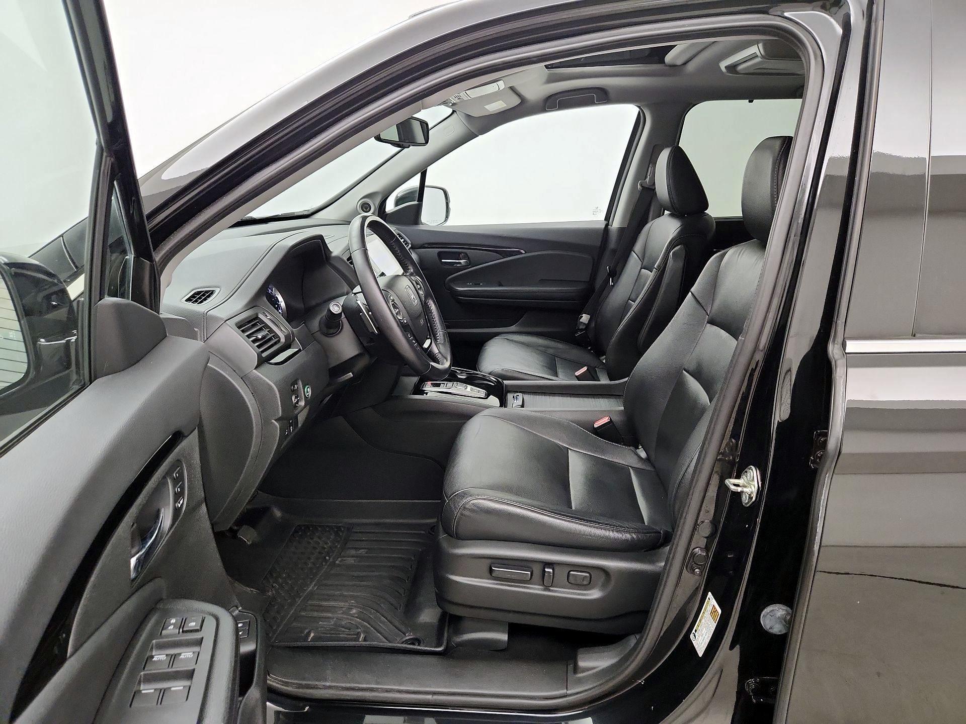 Thumbnail: 2017 Honda Pilot - 11