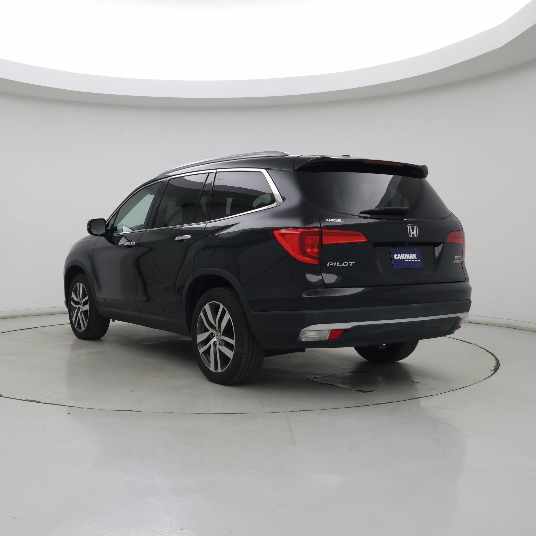 Thumbnail: 2017 Honda Pilot - 2